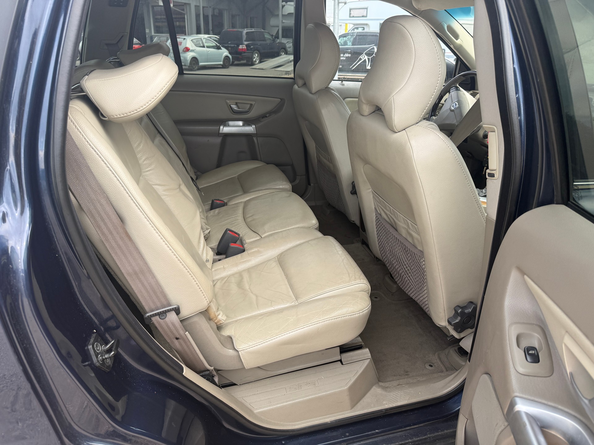 VOLVO XC90 2.5T AWD-image-8