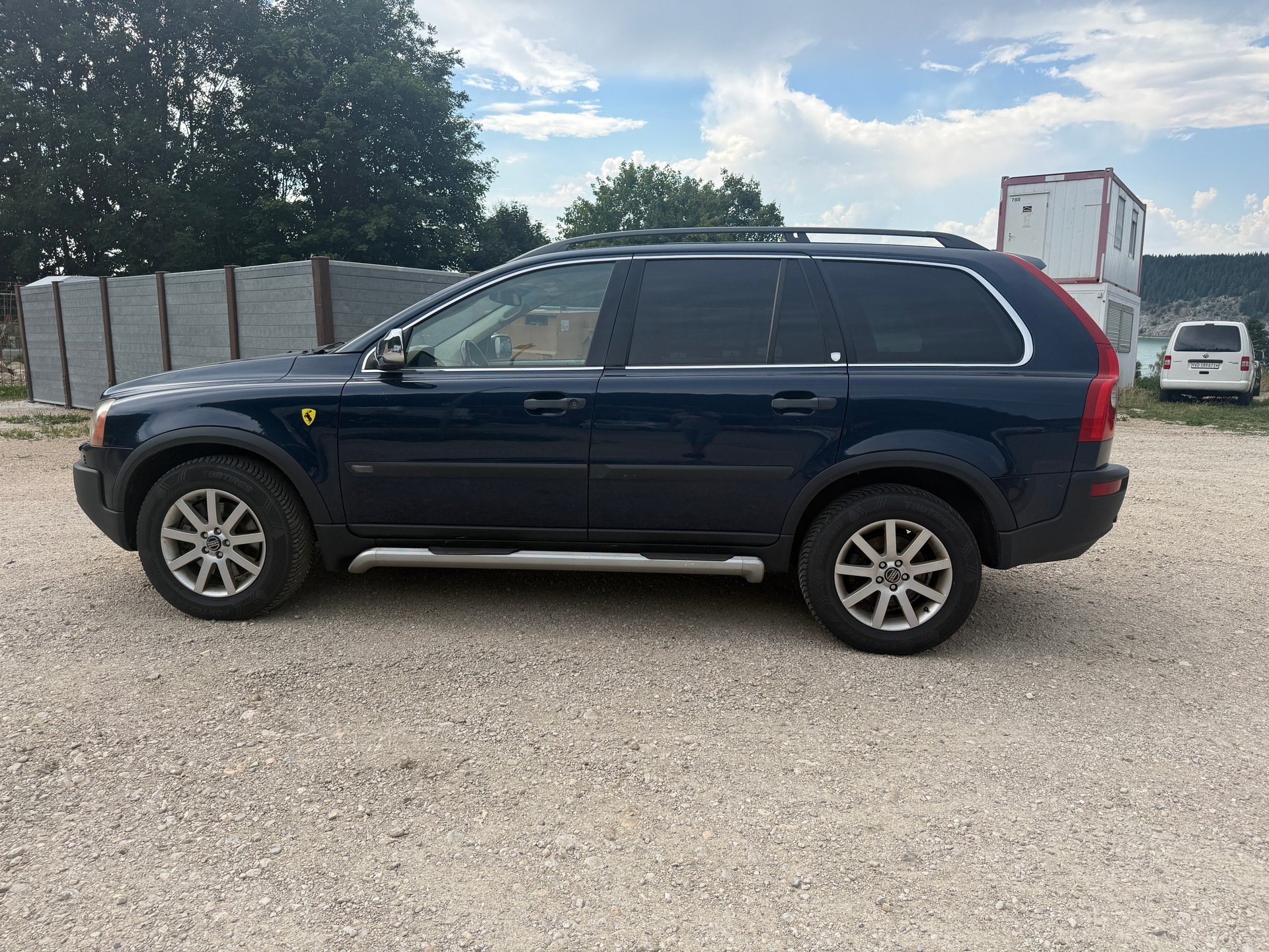 VOLVO XC90 2.5T AWD-image-3