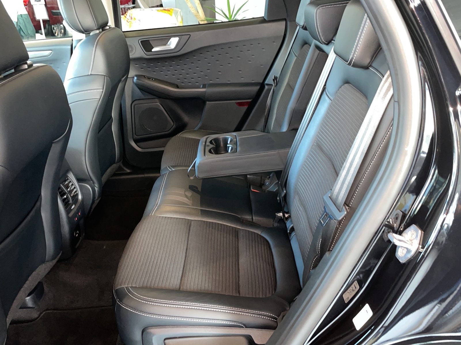 FORD Kuga 2.0 EcoBlue Hybrid Titanium X-image-11