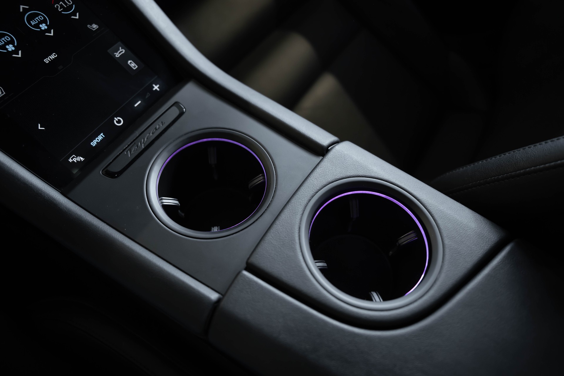 PORSCHE Taycan 4 Cross Turismo-image-35