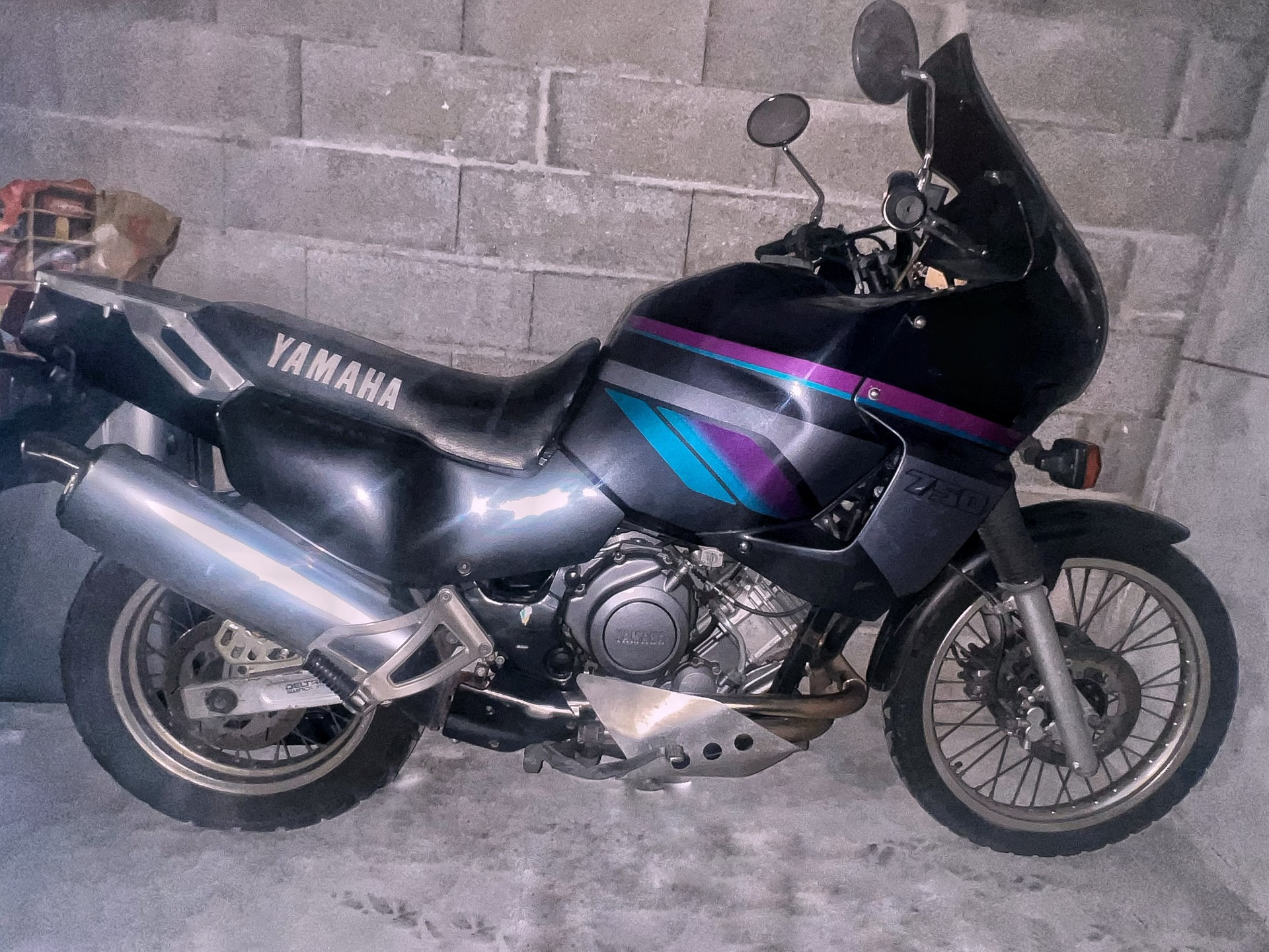 YAMAHA XTZ 750 Super Ténéré-image-1