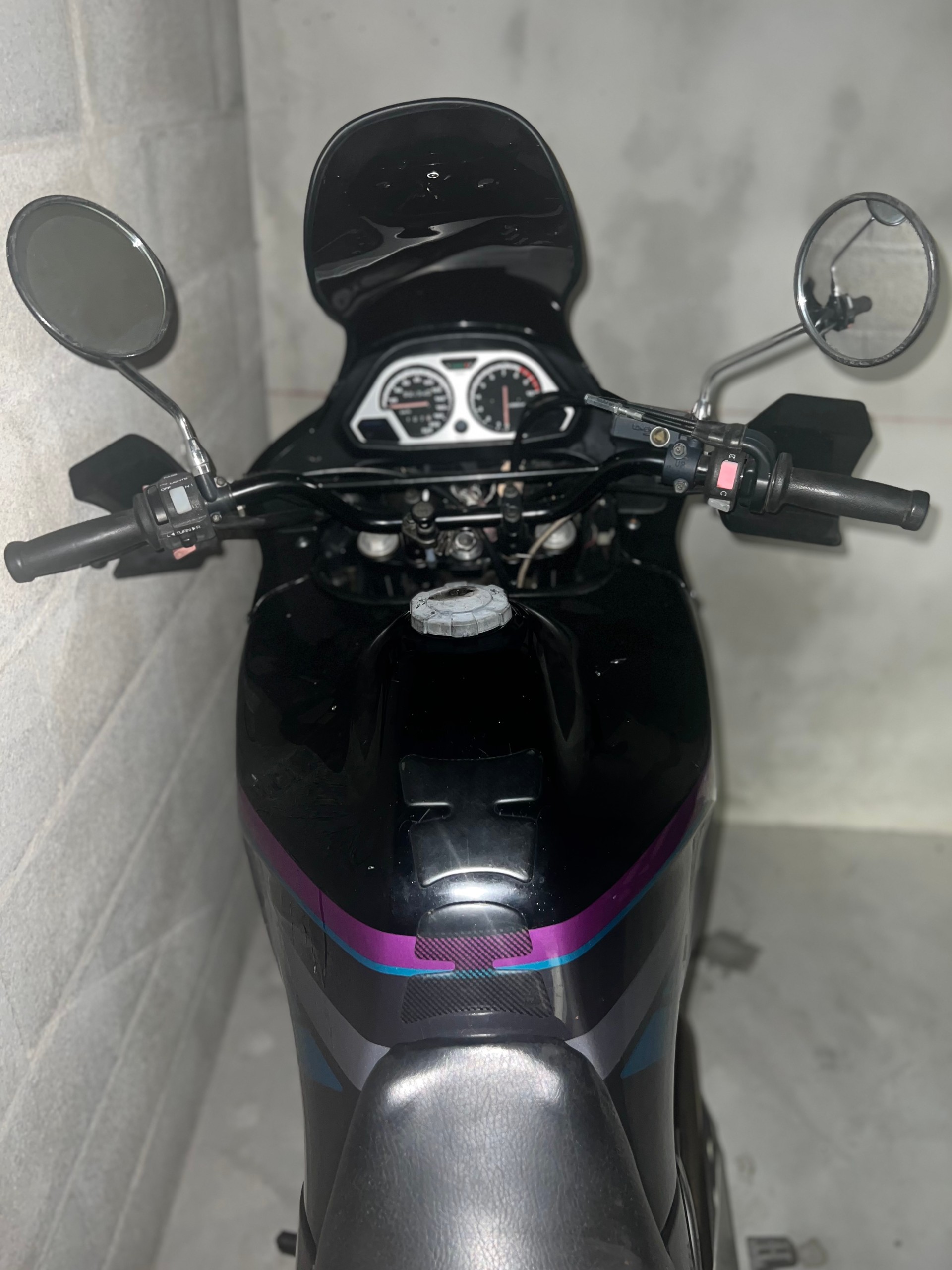 YAMAHA XTZ 750 Super Ténéré-image-2