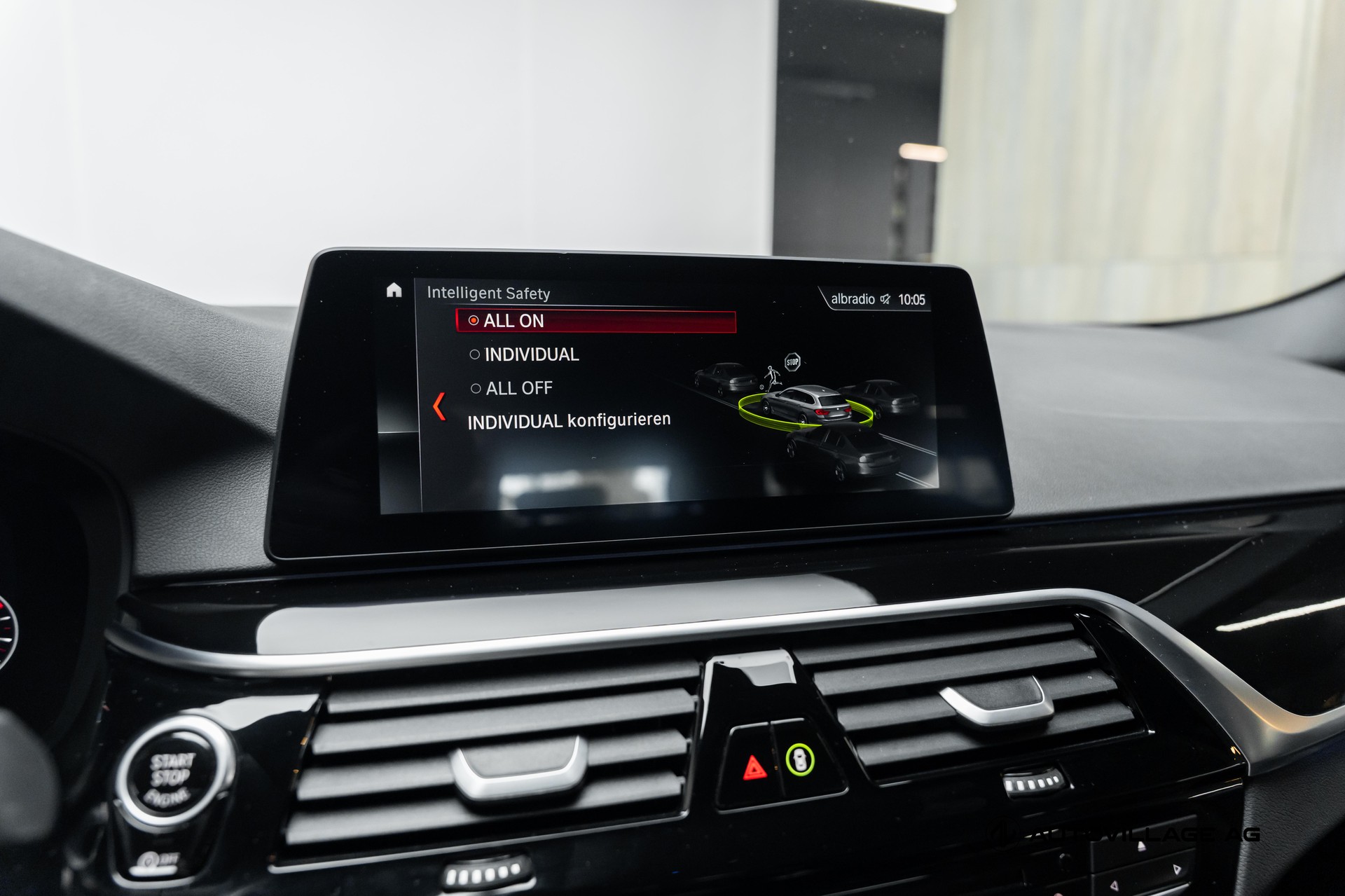 BMW 540i xDrive Touring Steptronic-image-12