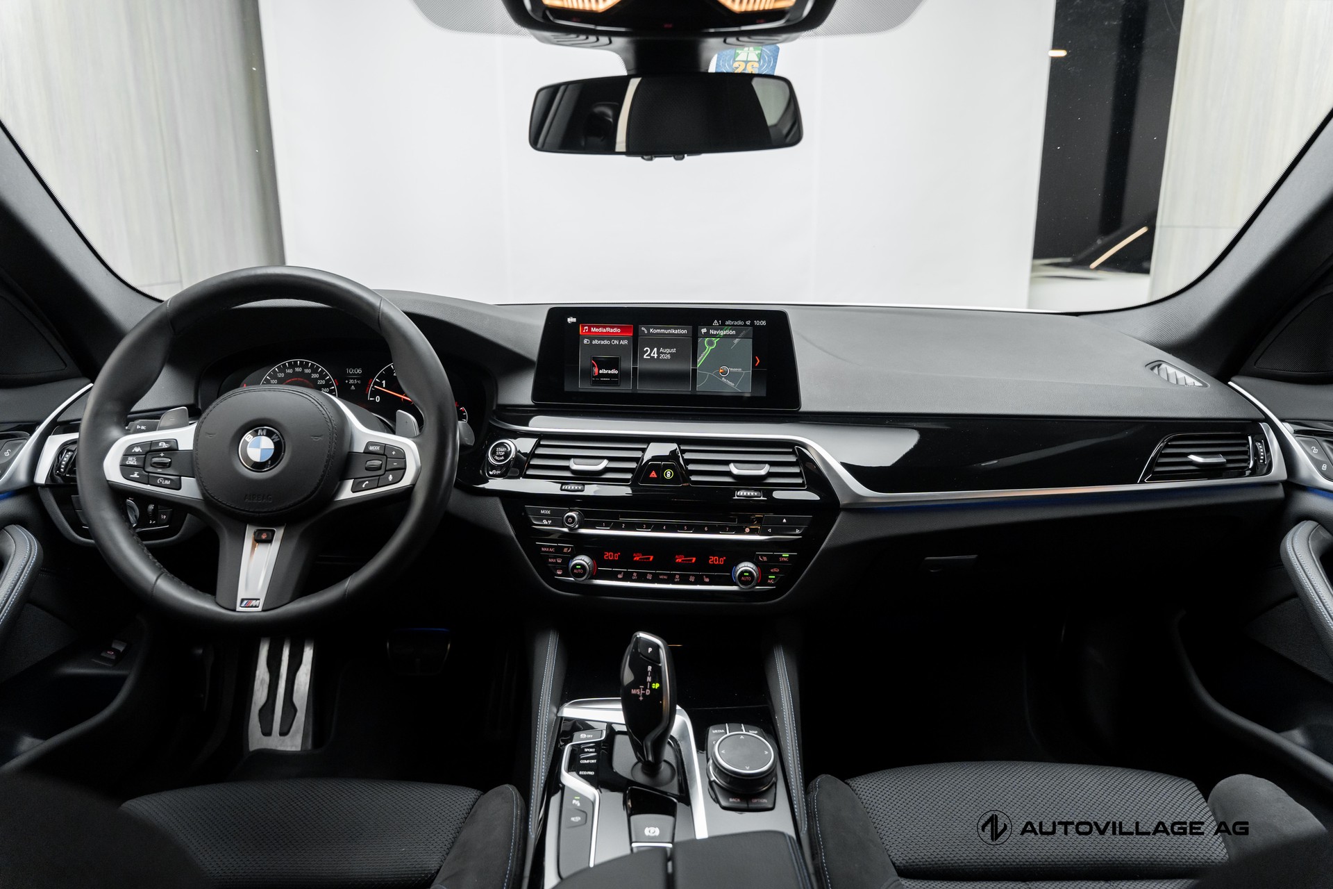 BMW 540i xDrive Touring Steptronic-showroom-element-2