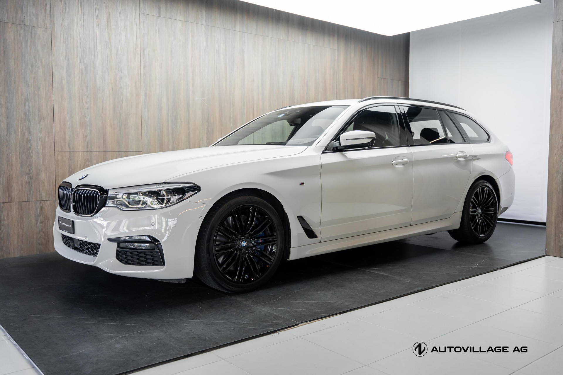 BMW 540i xDrive Touring Steptronic