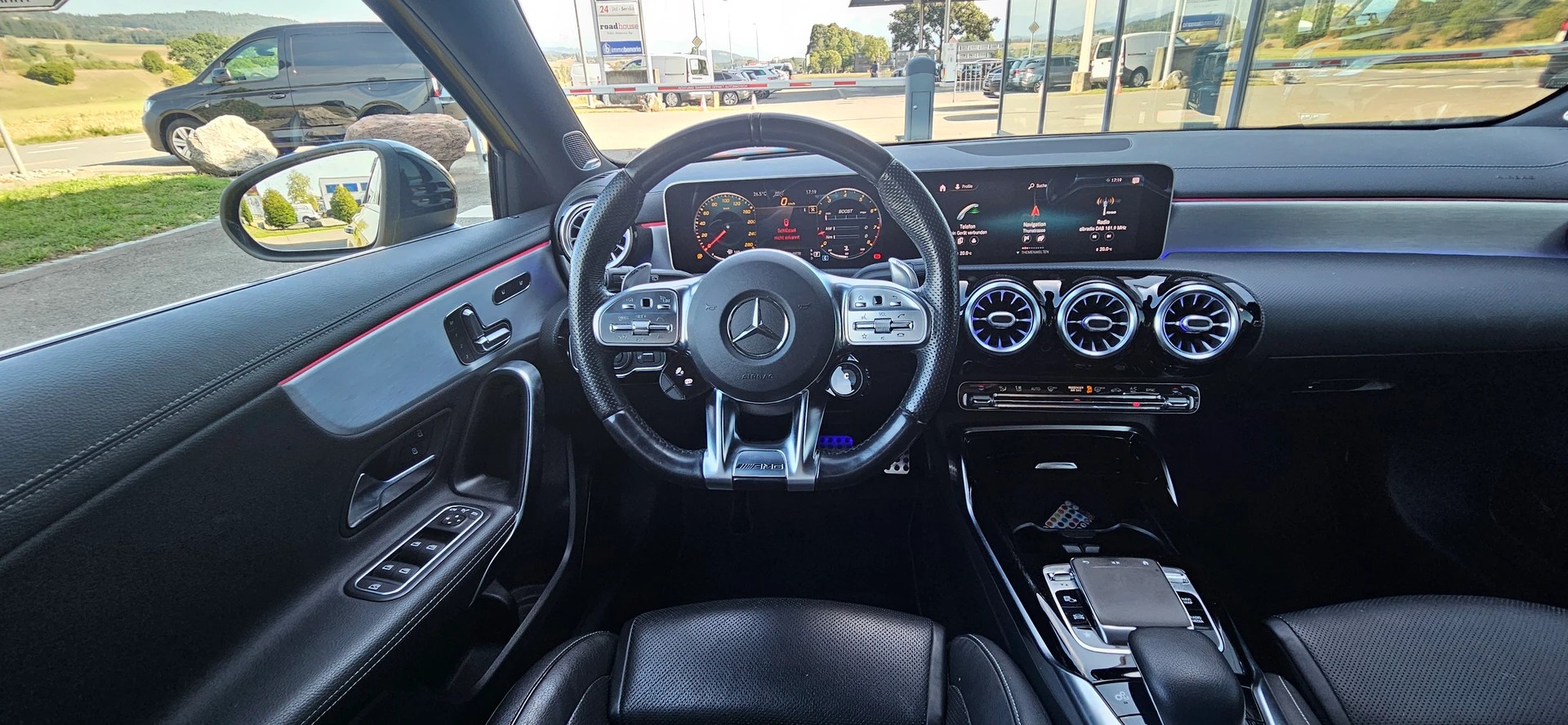 MERCEDES-BENZ A 35 AMG 4Matic Edition 1 Speedshift-image-8