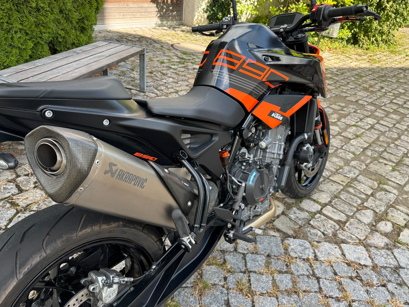 KTM 890 Duke L-image-3