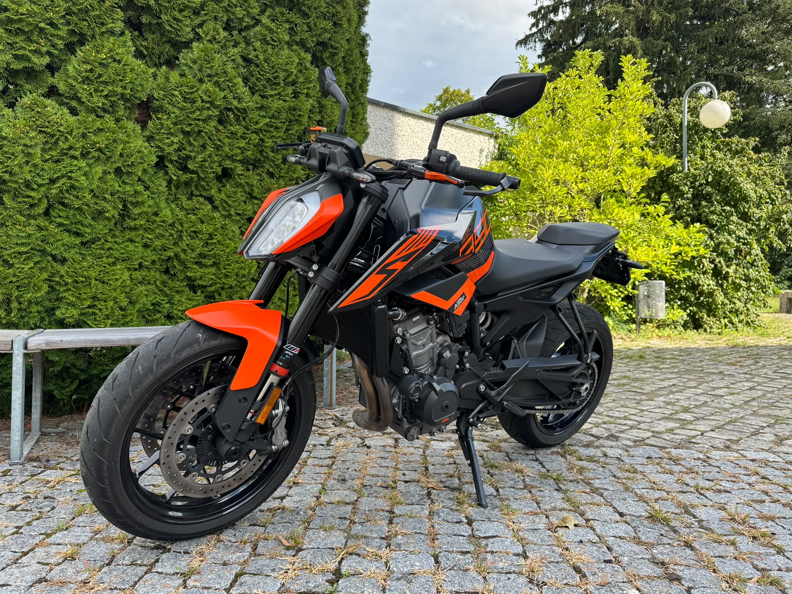 KTM 890 Duke L-image-4