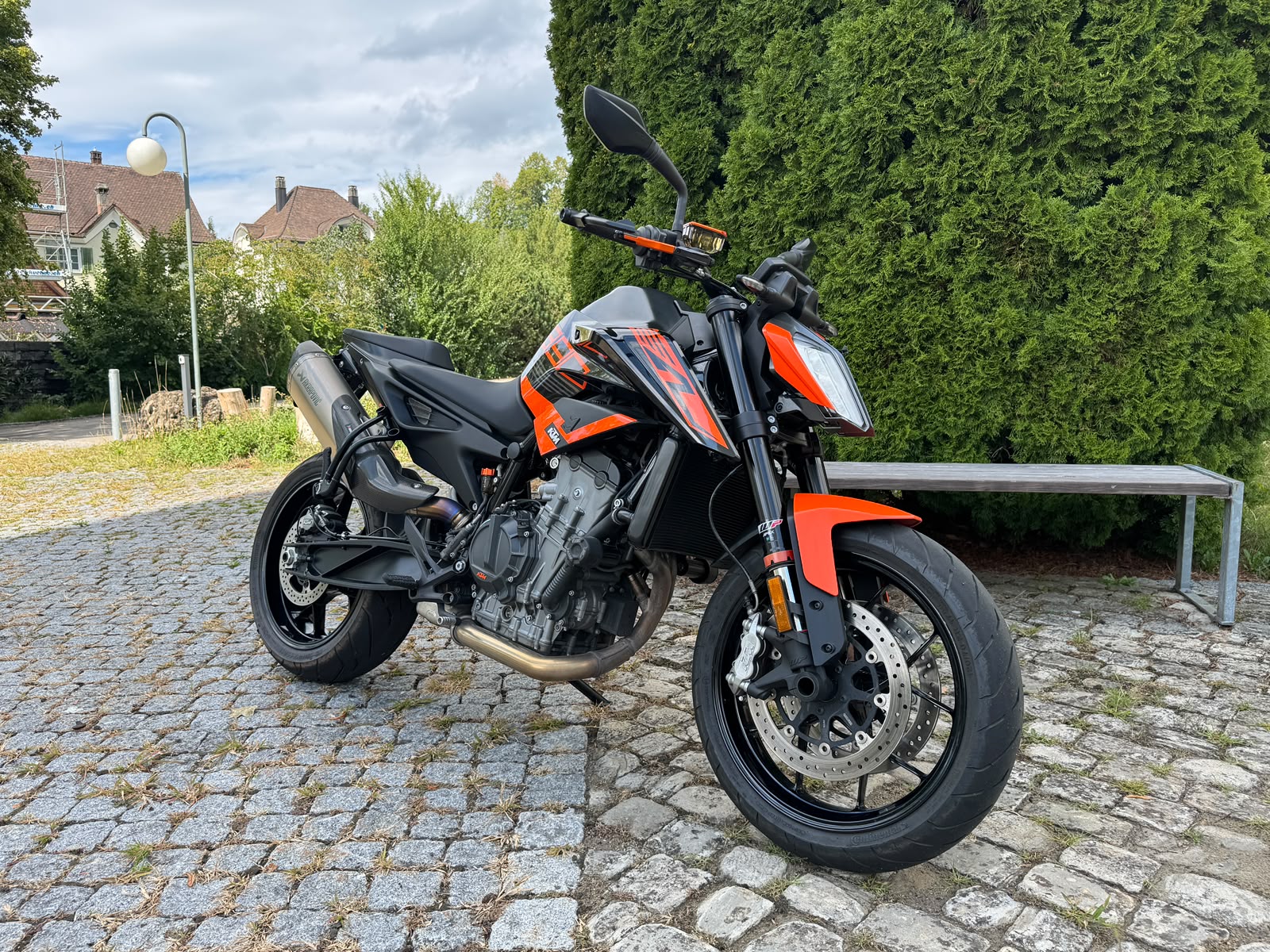 KTM 890 Duke L-image-2