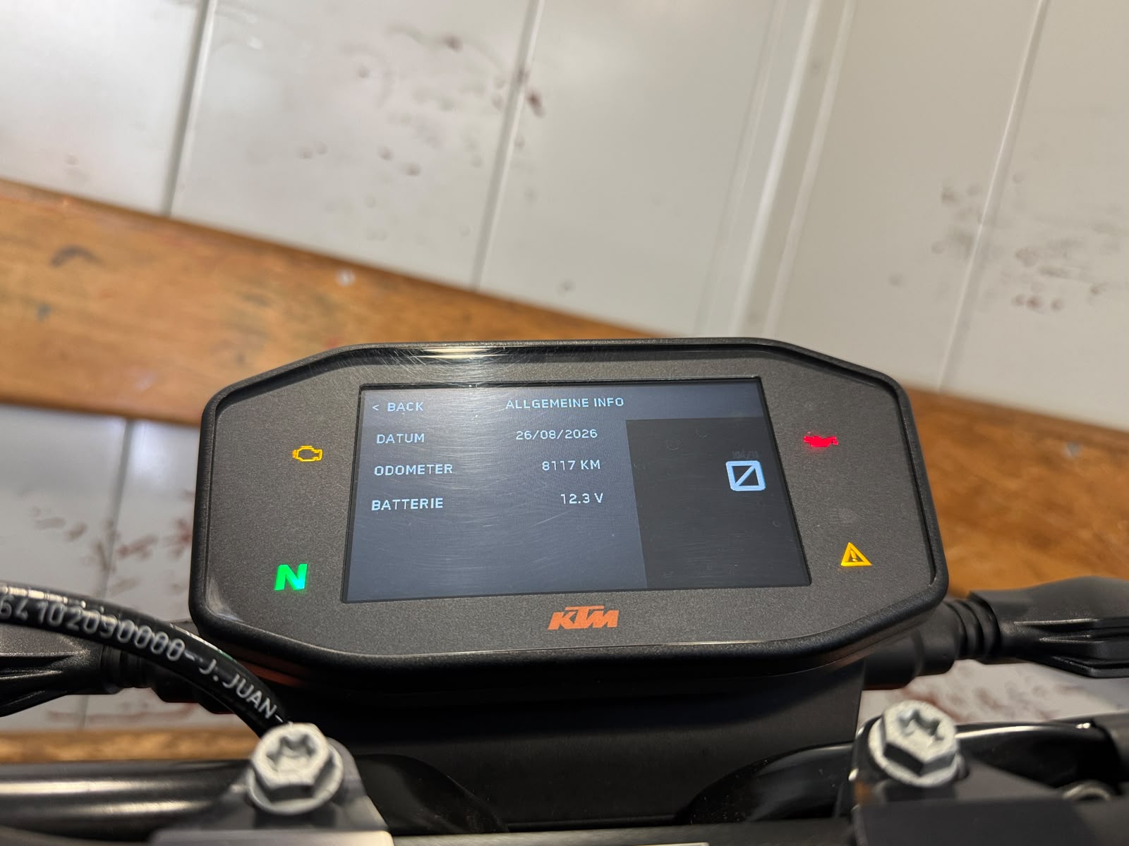 KTM 890 Duke L-image-12
