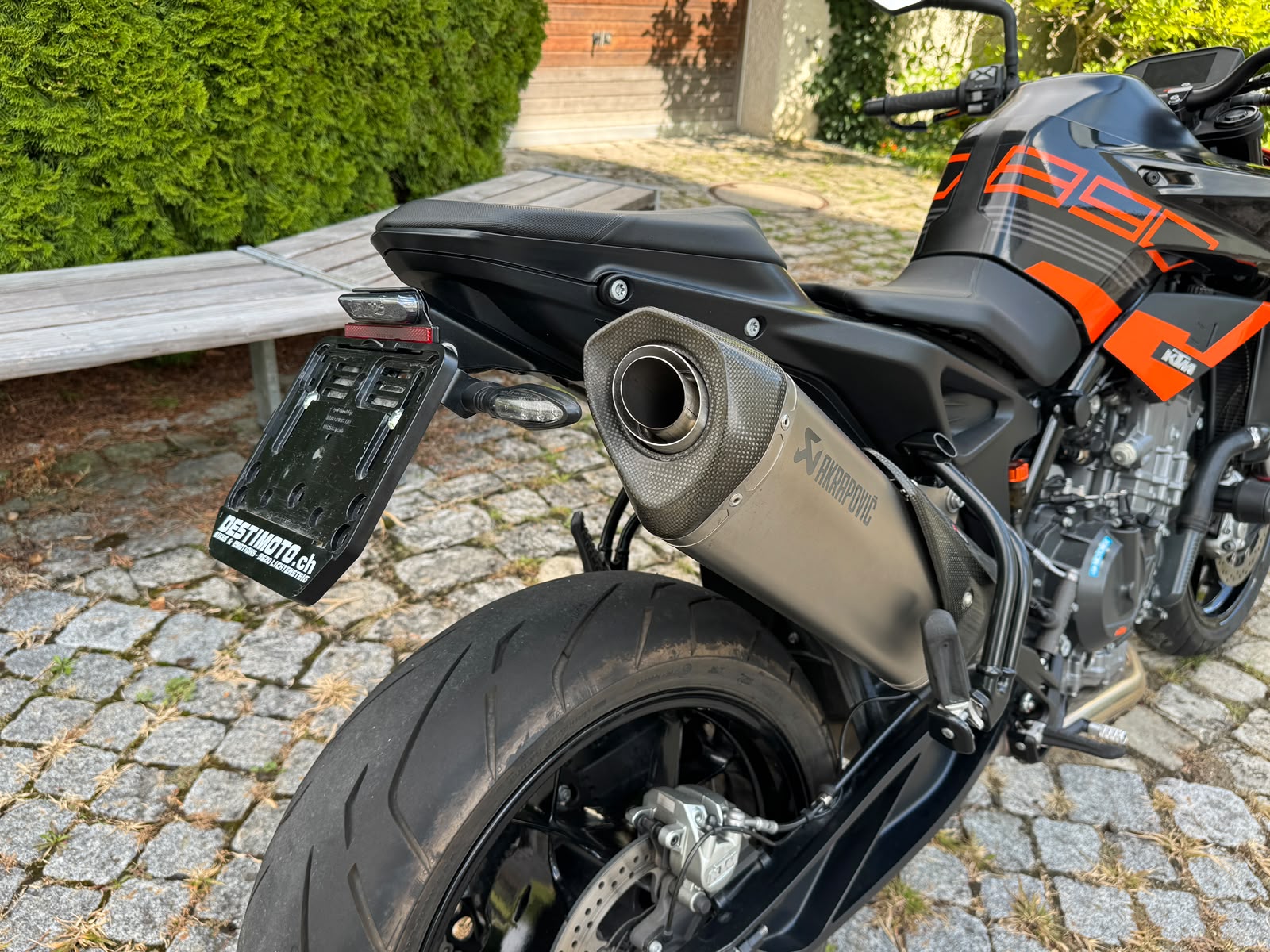 KTM 890 Duke L-image-11