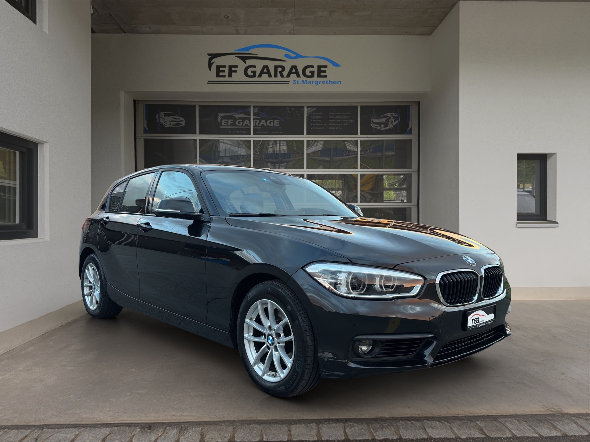 BMW 120d xDrive Steptronic-showroom-element-2