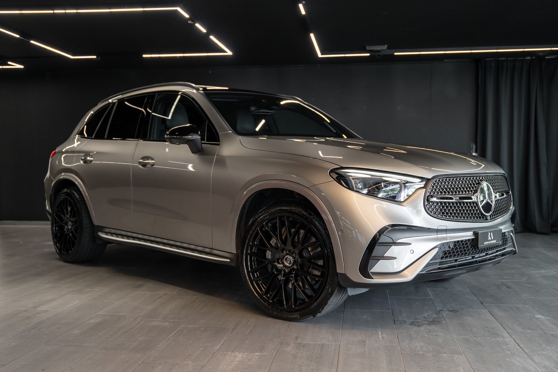 MERCEDES-BENZ GLC 220 d 4Matic 9G-Tronic / MSI Werksgarantie / Night Paket / Pano-Schiebedach / Standheizung / 8 Fach bereift