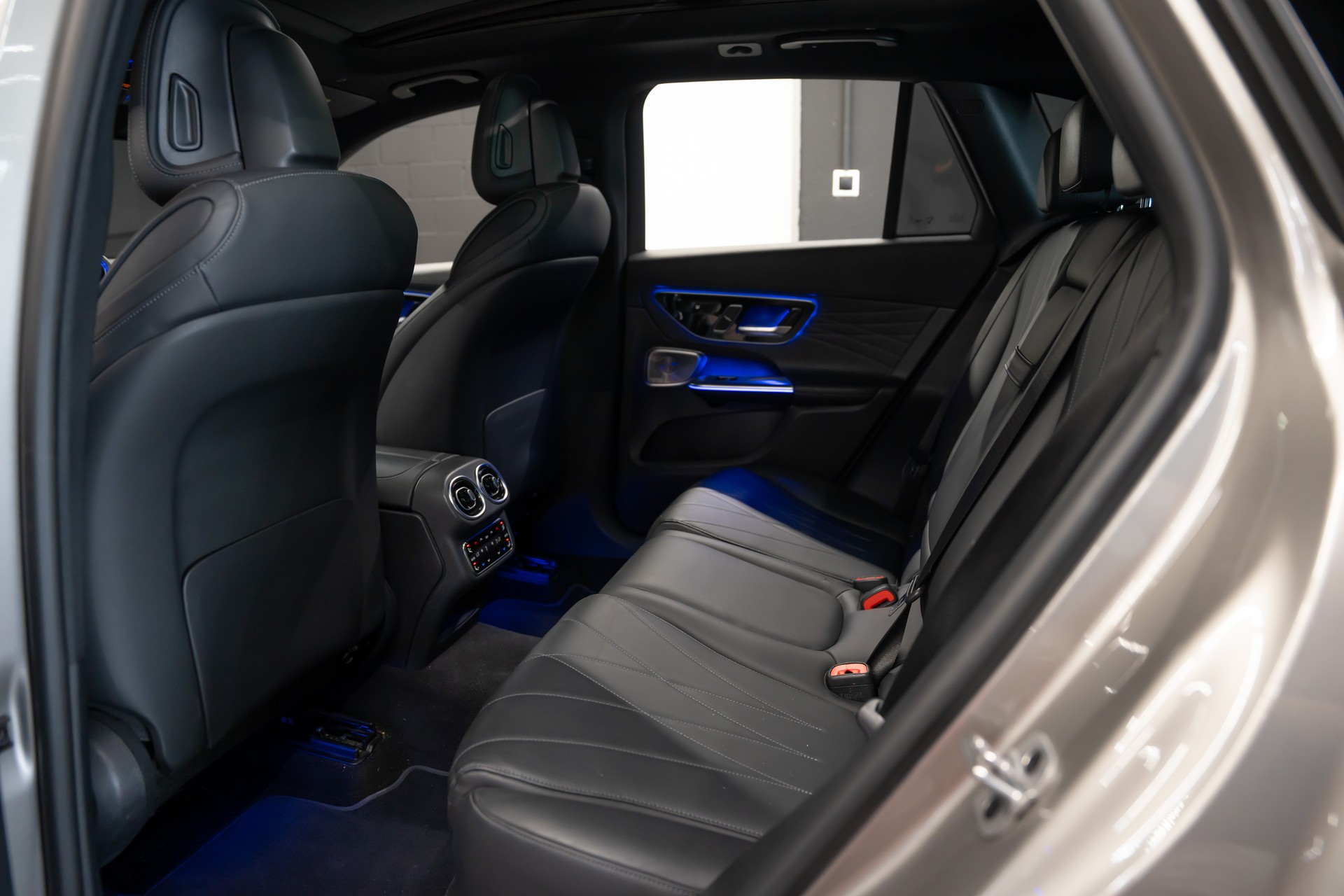 MERCEDES-BENZ GLC 220 d 4Matic 9G-Tronic / MSI Werksgarantie / Night Paket / Pano-Schiebedach / Standheizung / 8 Fach bereift-image-13
