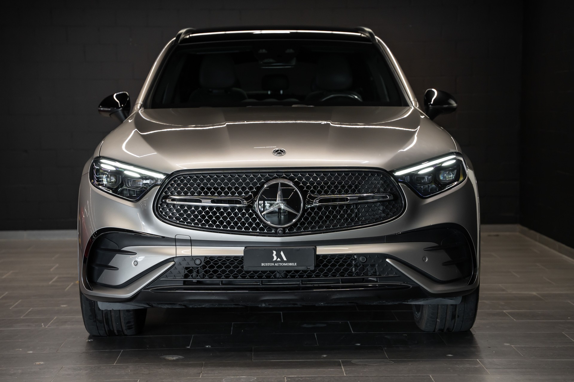 MERCEDES-BENZ GLC 220 d 4Matic 9G-Tronic / MSI Werksgarantie / Night Paket / Pano-Schiebedach / Standheizung / 8 Fach bereift-image-5