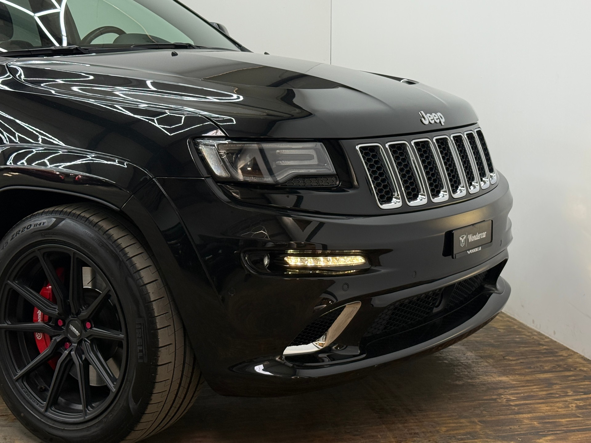 JEEP Grand Cherokee 6.4 V8 HEMI SRT8 Automatic-showroom-element-1