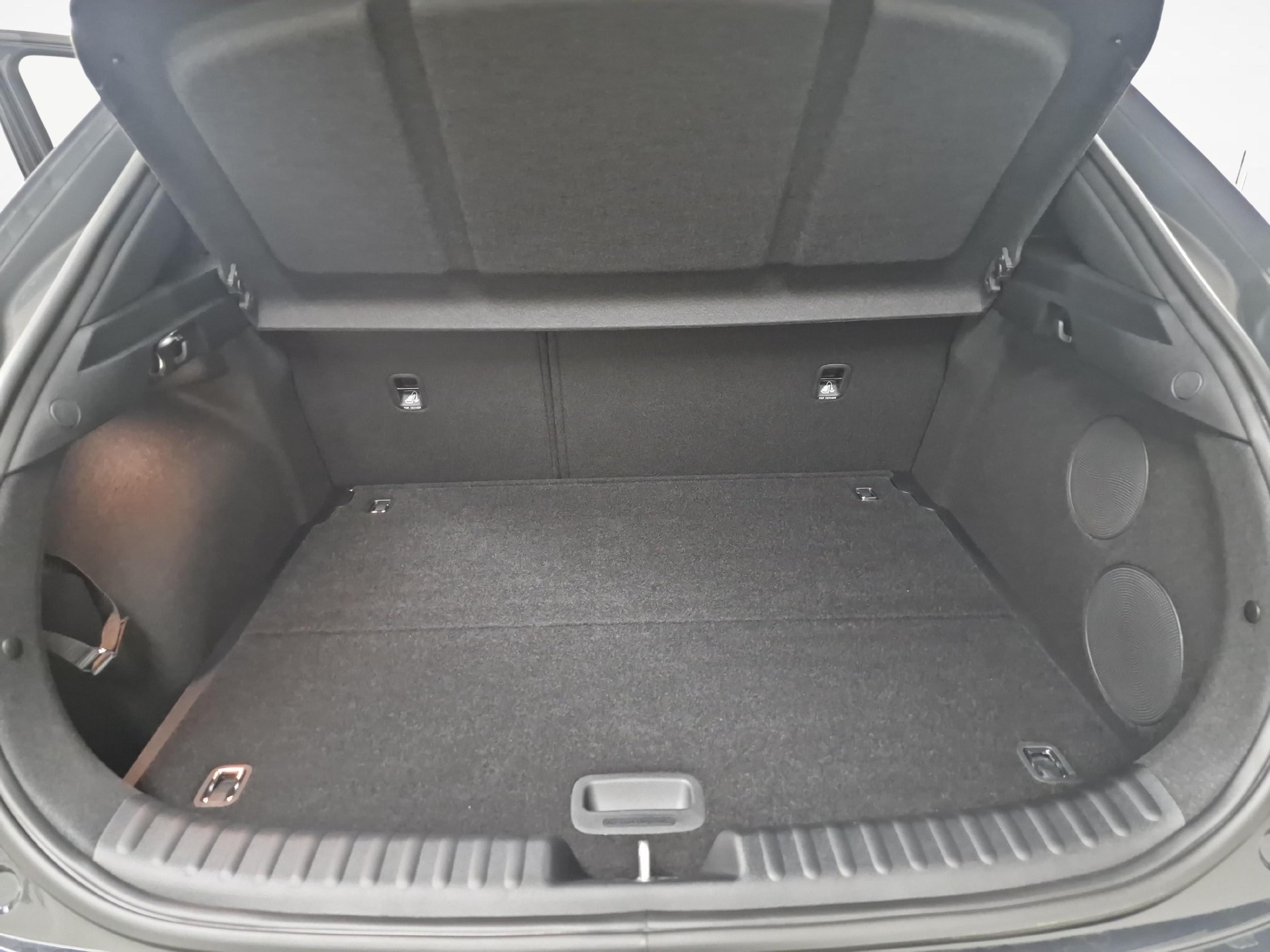 KIA XCeed 1.6 T-GDi GT-Line-image-11
