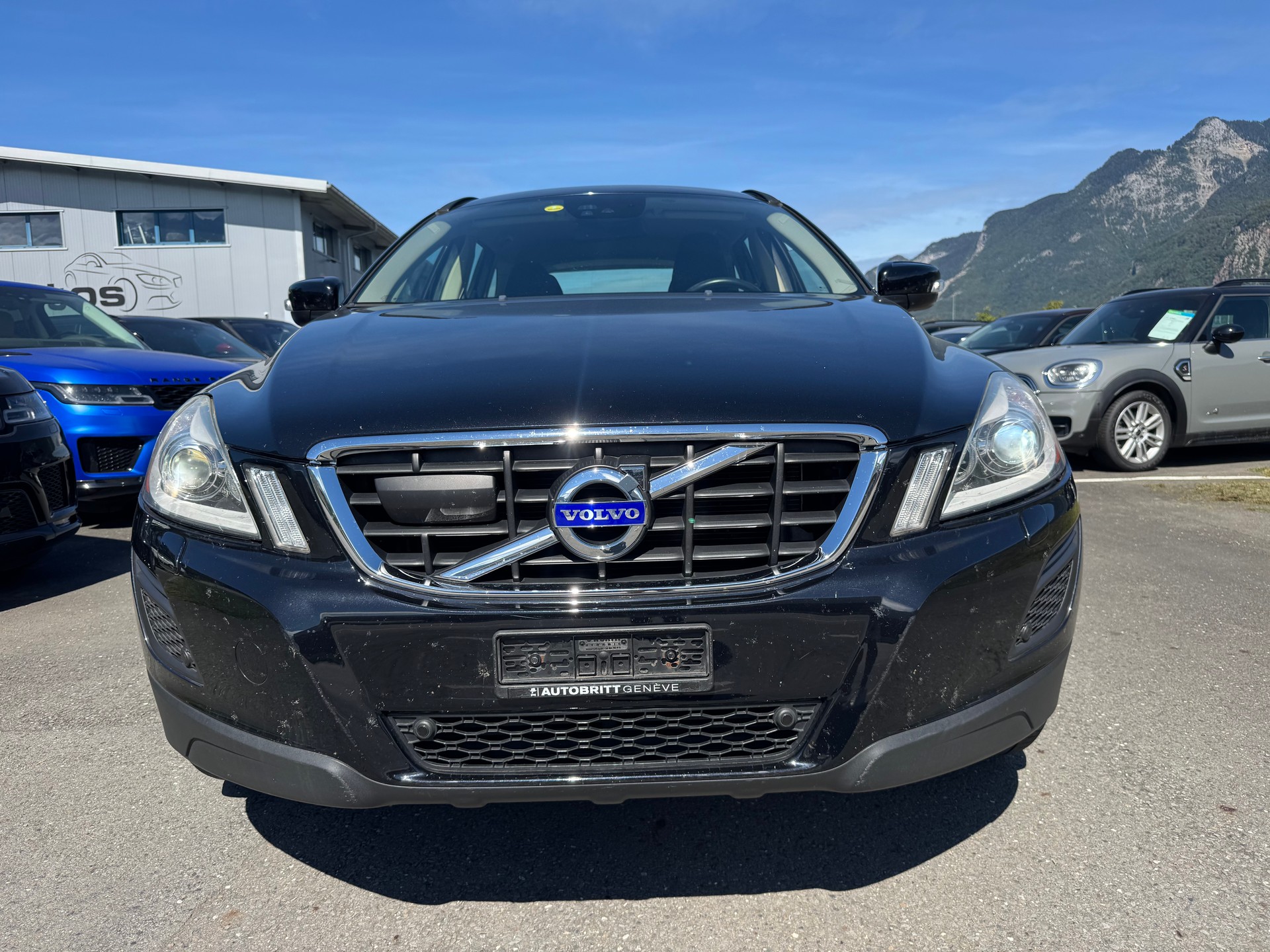 VOLVO XC60 D5 AWD Momentum Geartronic-showroom-element-2