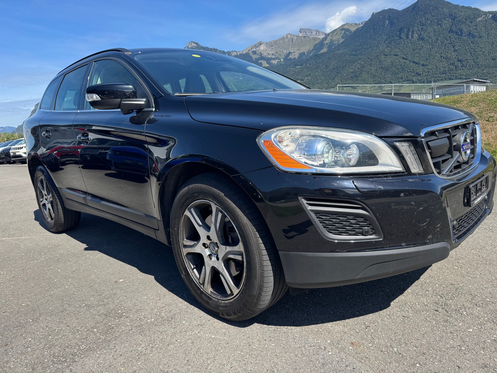 VOLVO XC60 D5 AWD Momentum Geartronic-showroom-element-3