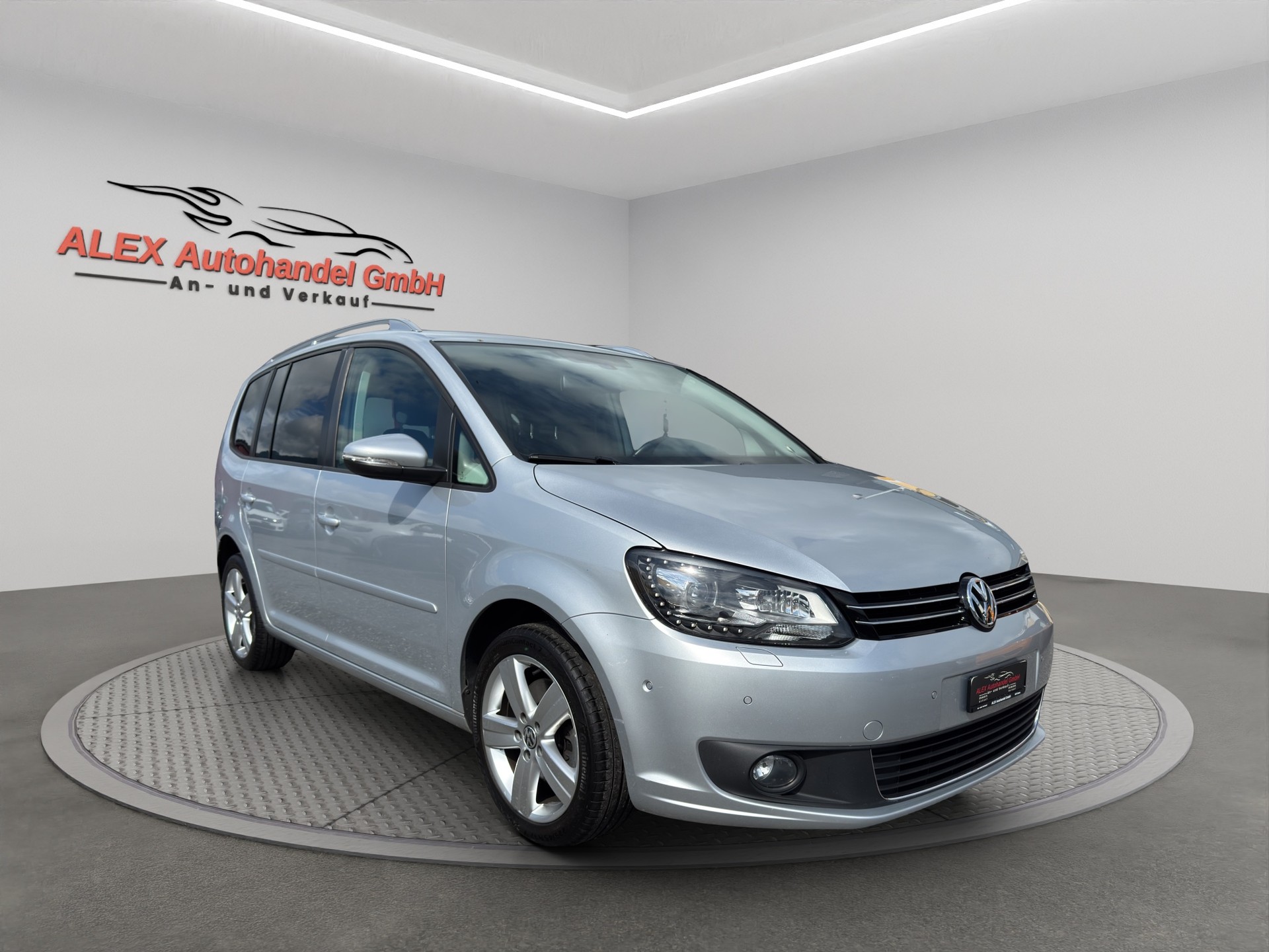 VW Touran 2.0 TDI Comfortline DSG 7-Plätzer (Kredit möglich!)-image-8