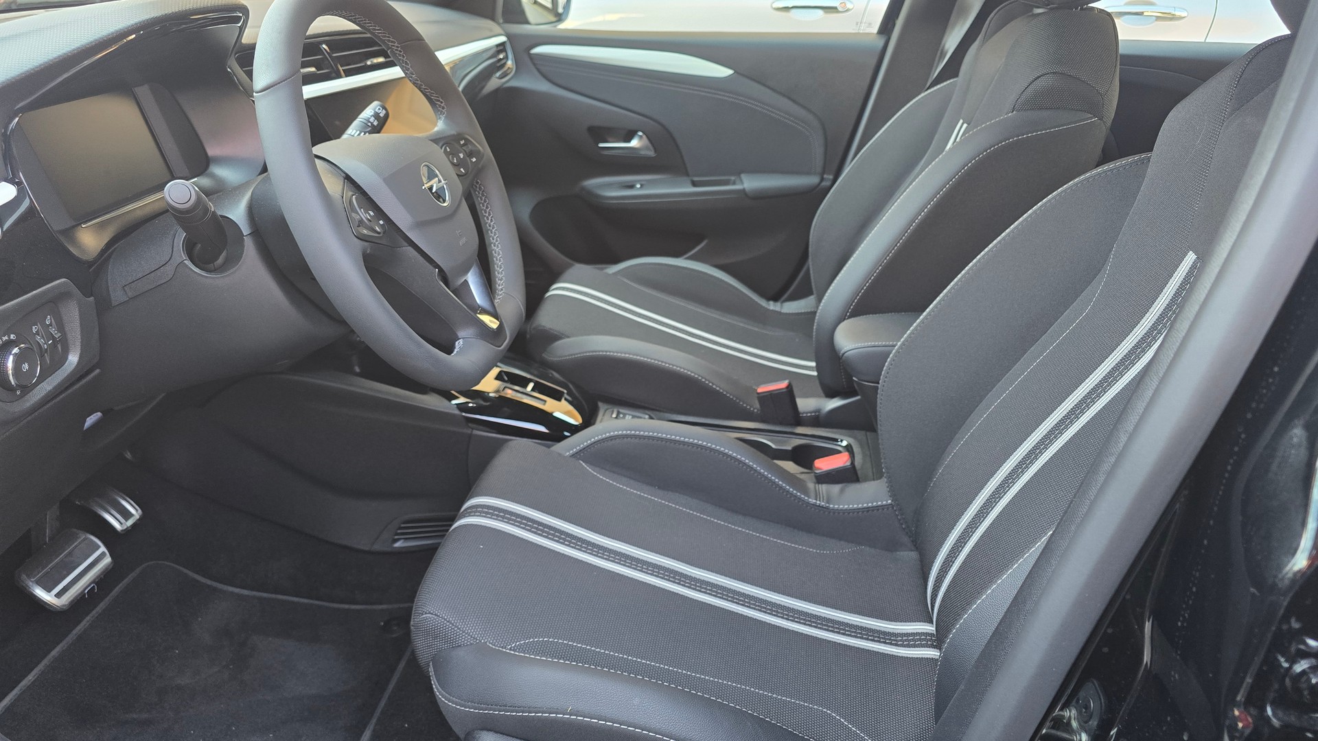 OPEL Corsa 1.2 MHEV Viva, CH Fahrzeug inkl Winterräder-image-16