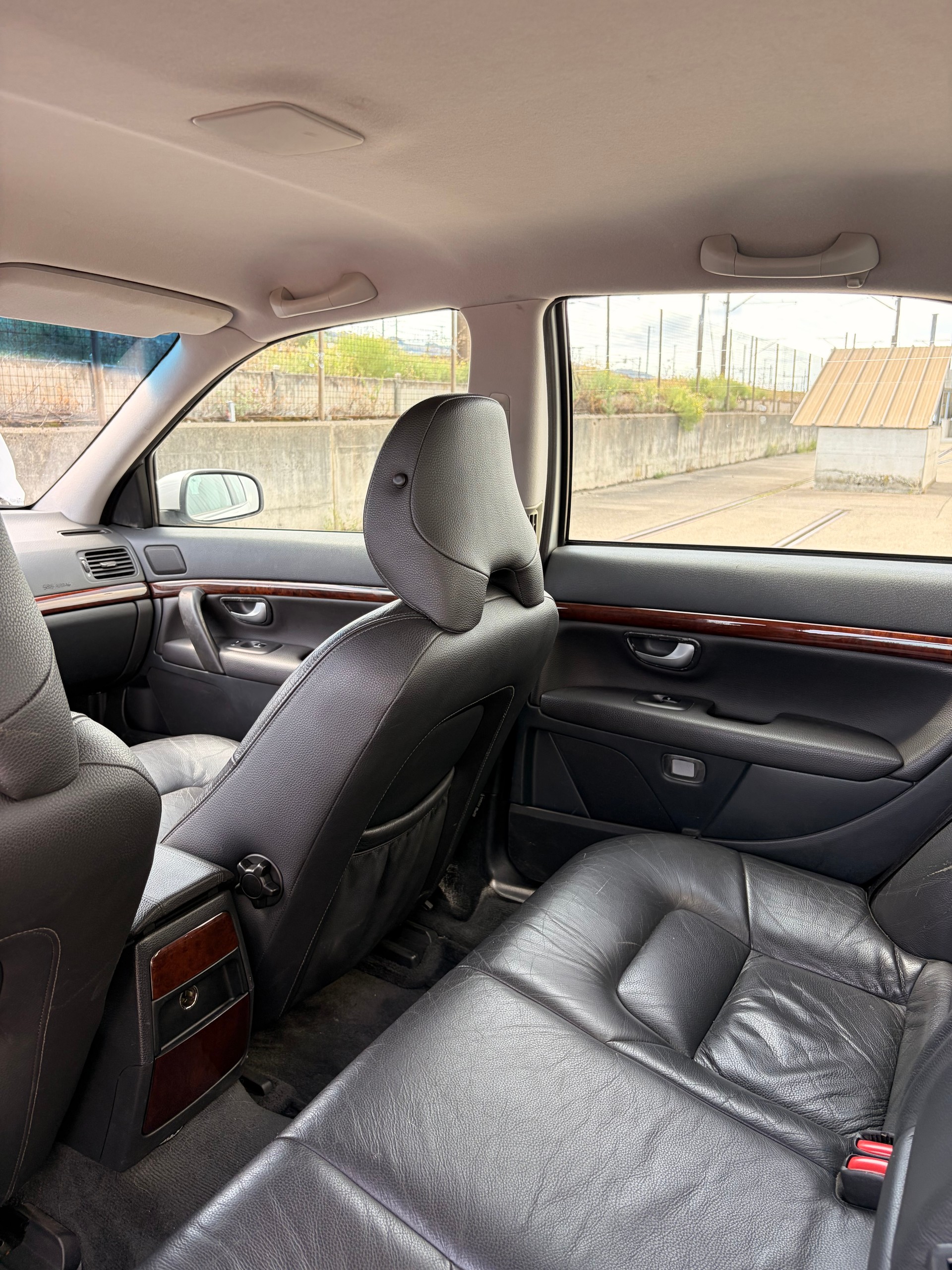 VOLVO S80-image-7