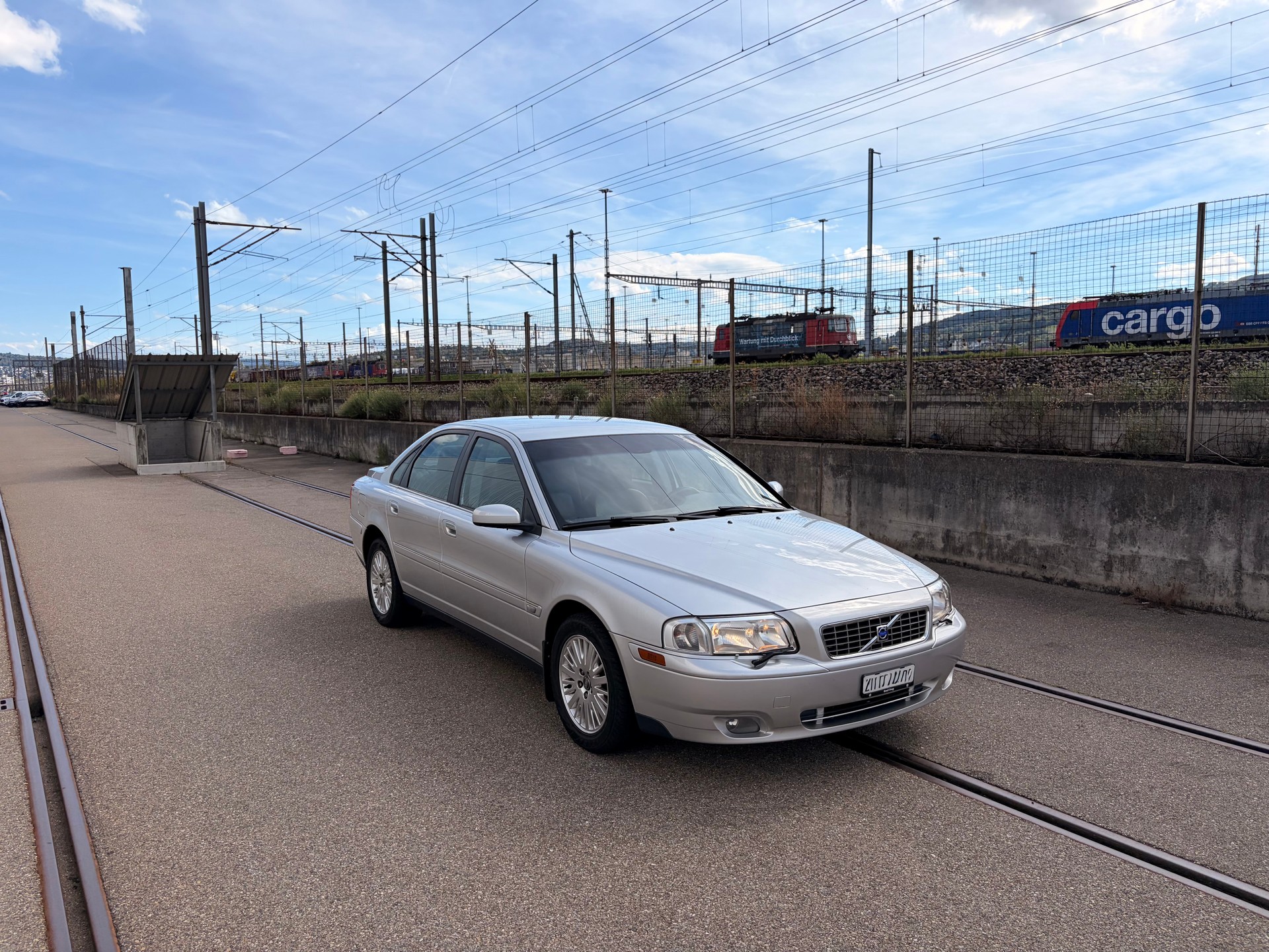 VOLVO S80-image-1