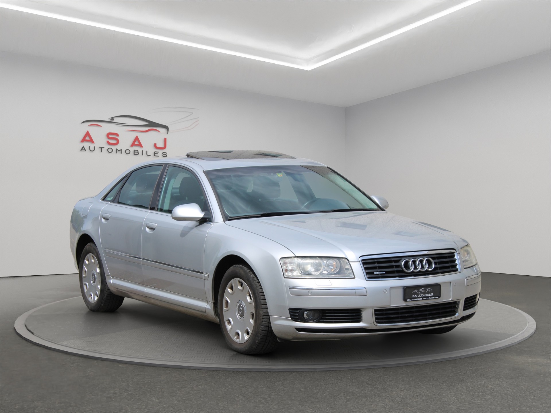 AUDI A8 3.7 quattro tiptronic