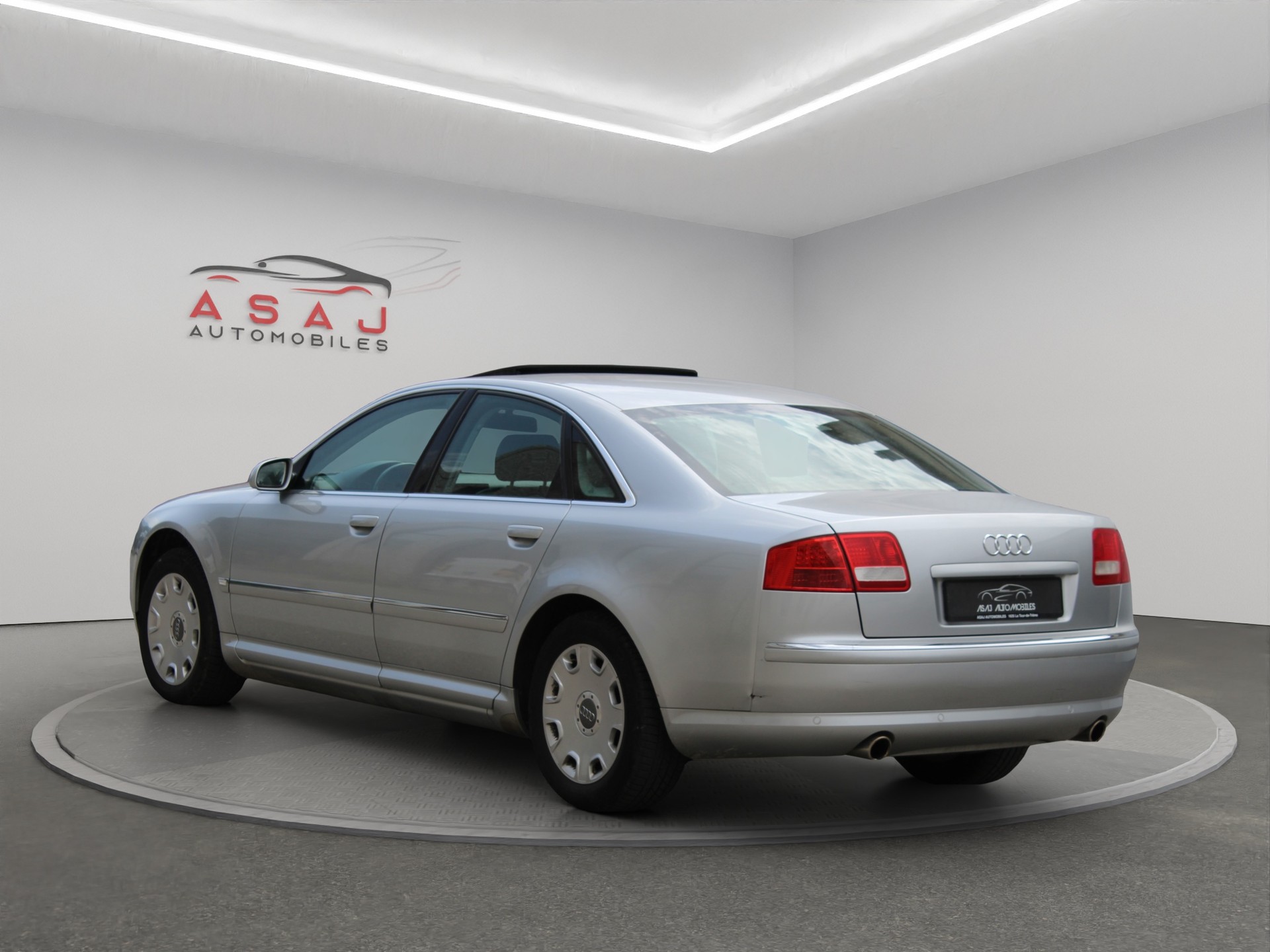 AUDI A8 3.7 quattro tiptronic-image-3