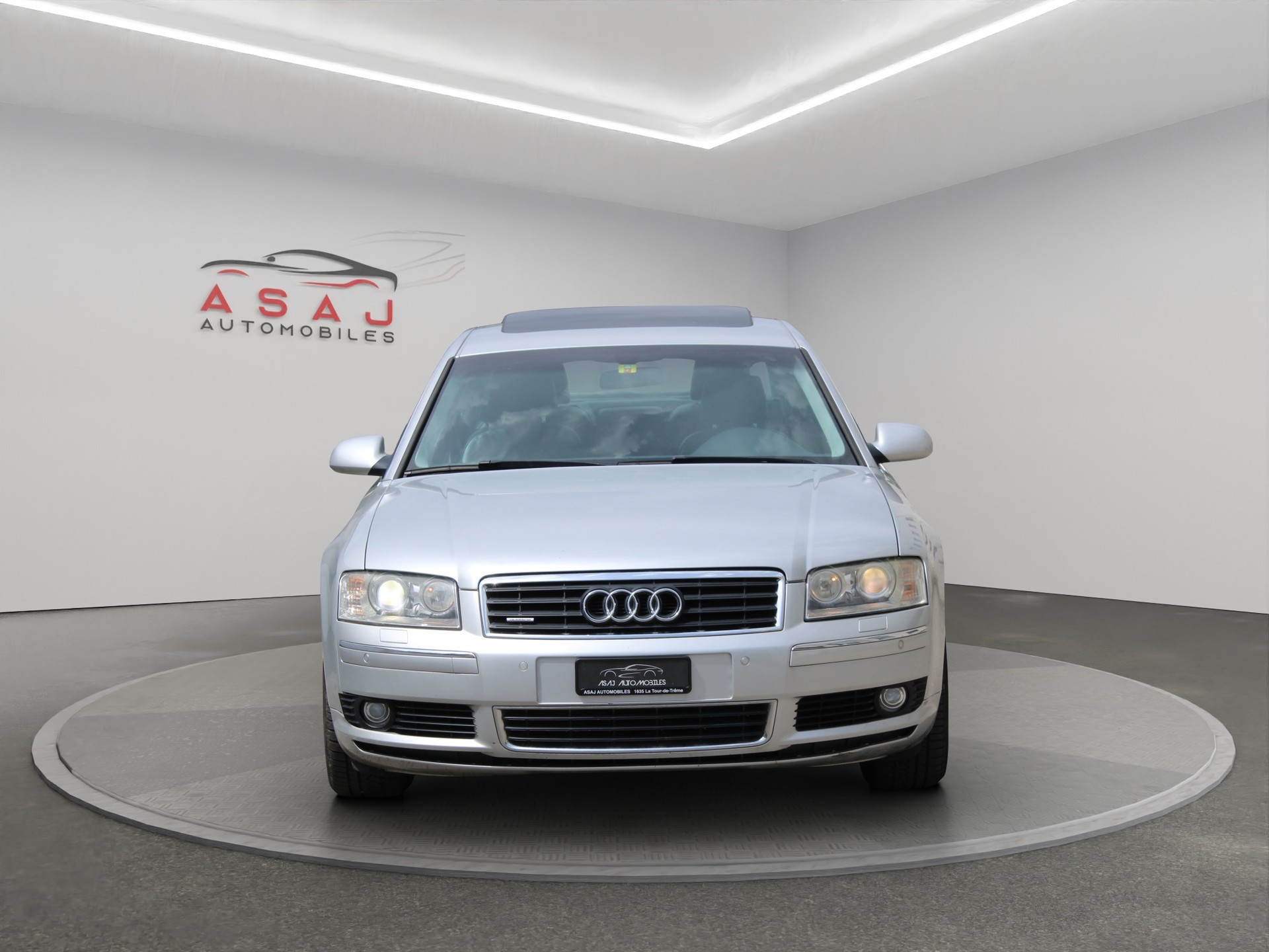 AUDI A8 3.7 quattro tiptronic-image-1