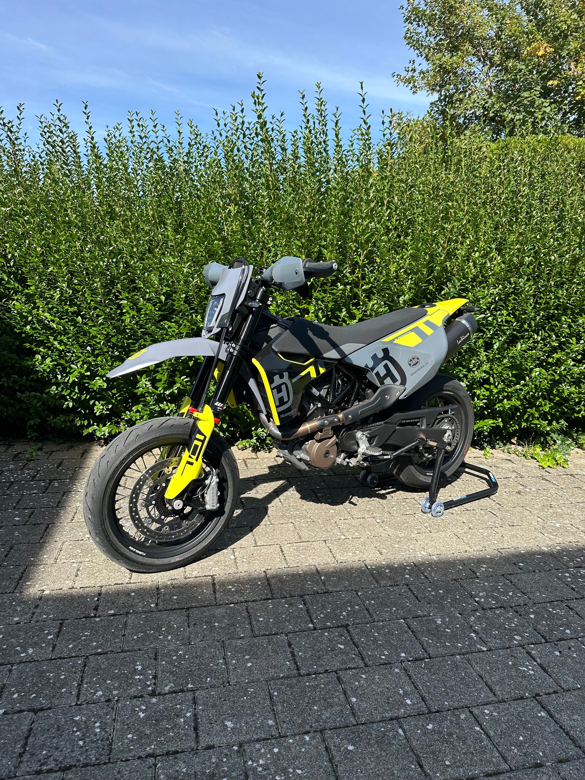 HUSQVARNA 701 Supermoto-image-3