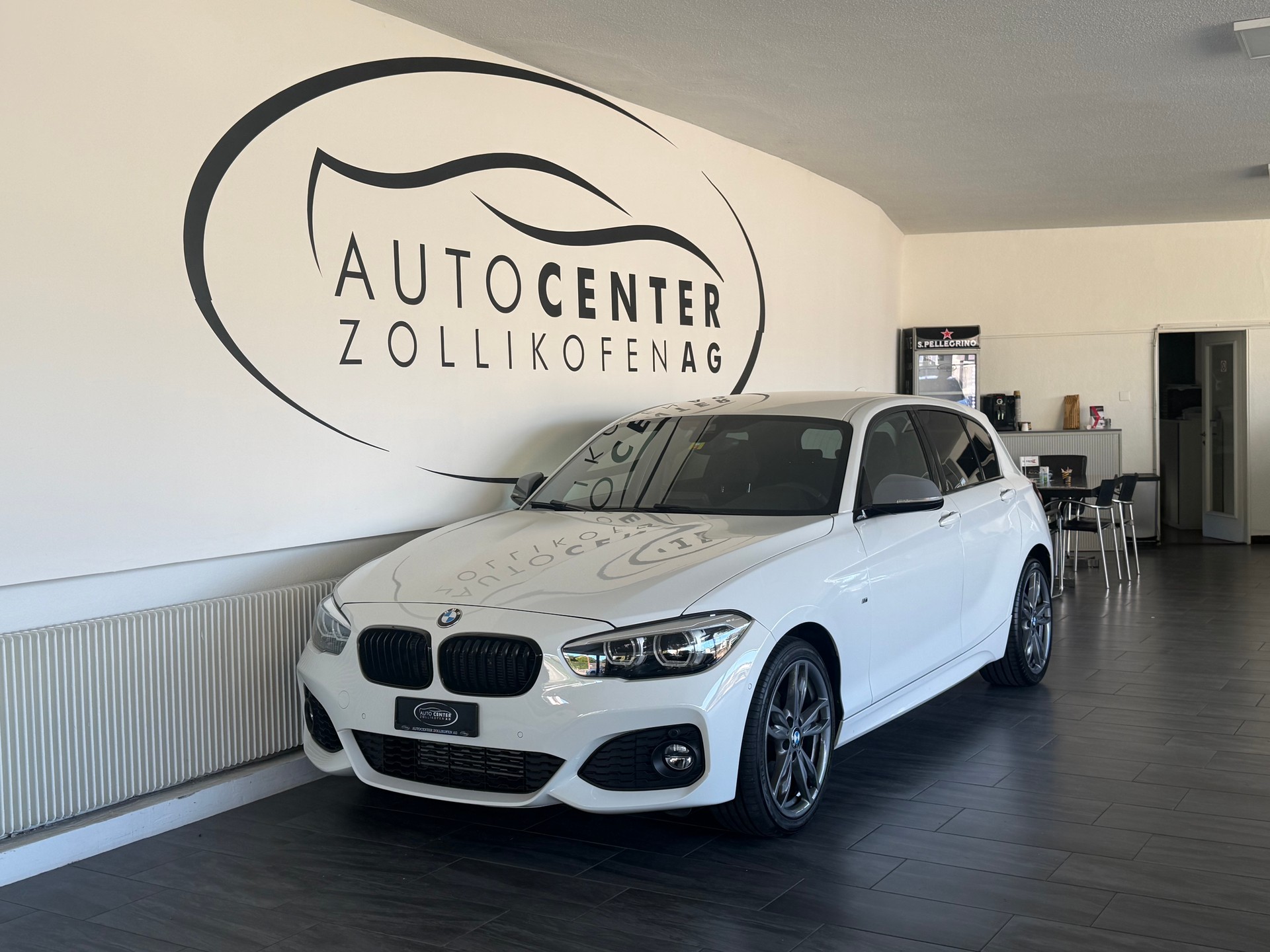 BMW 120d xDrive M Sport Steptronic-showroom-element-2