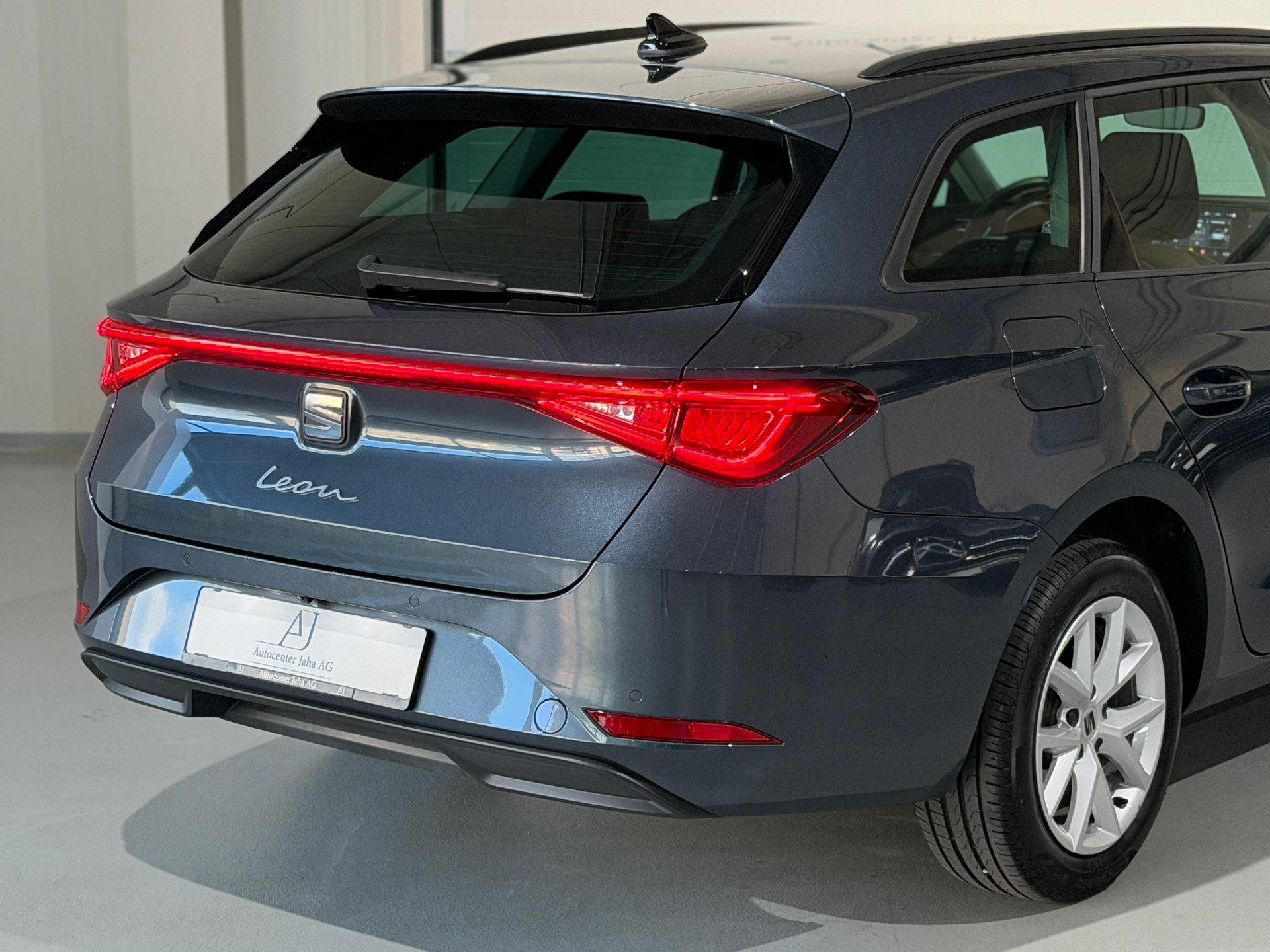 SEAT Leon ST 1.5 eTSI mHEV DSG Style (CH)-image-5