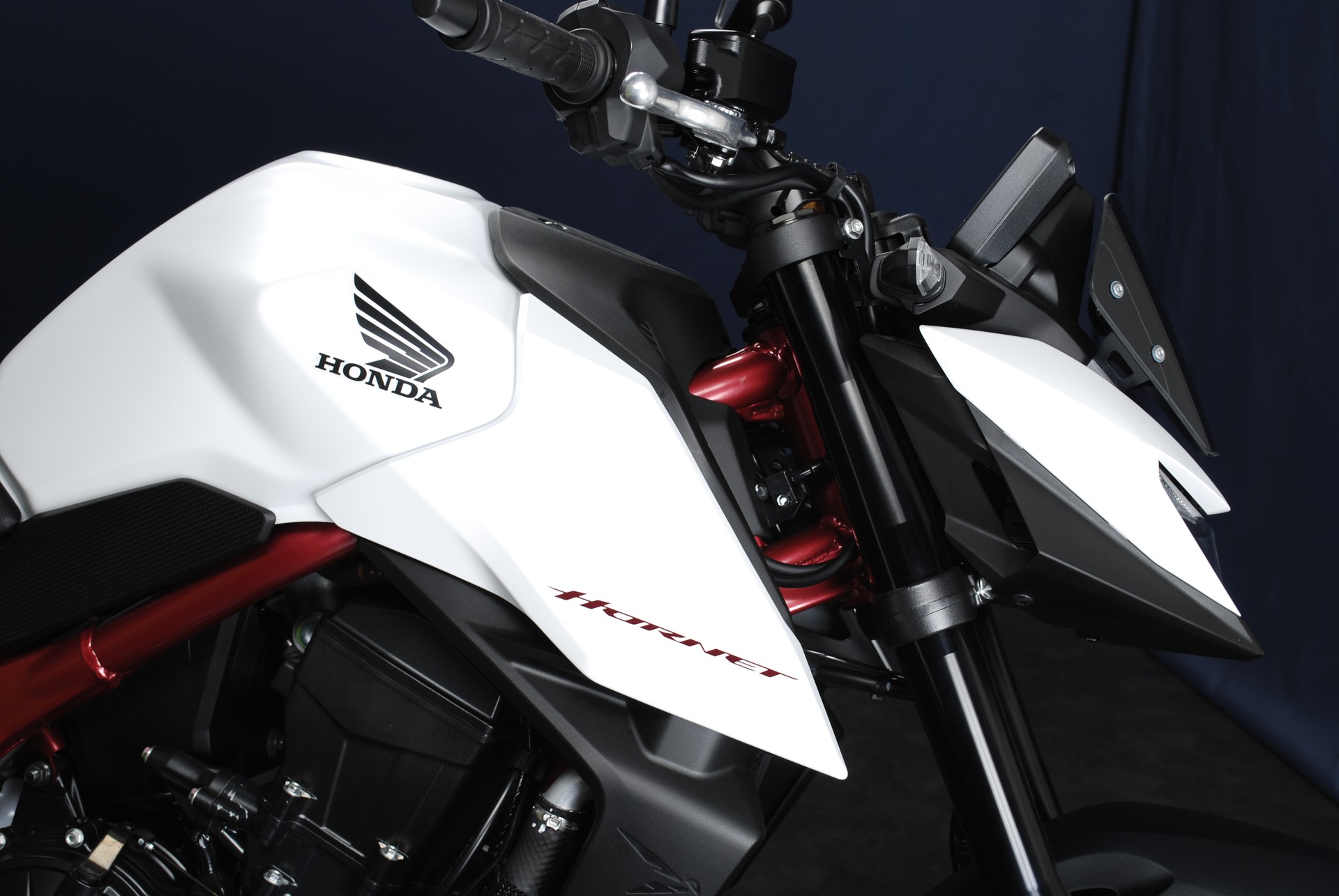 HONDA CB 750 Hornet (35kW)-image-4