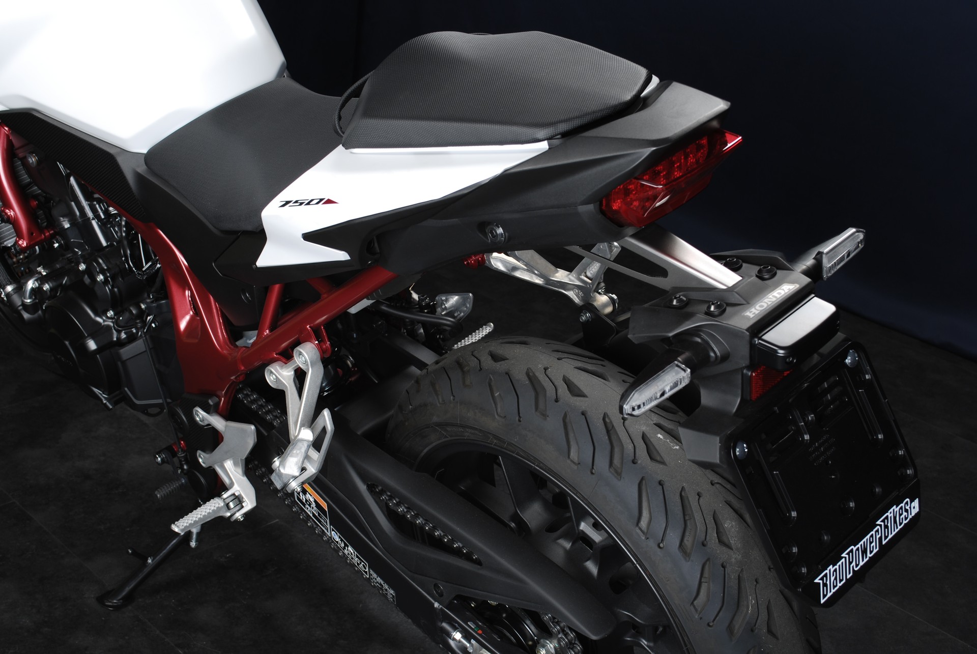 HONDA CB 750 Hornet (35kW)-image-12