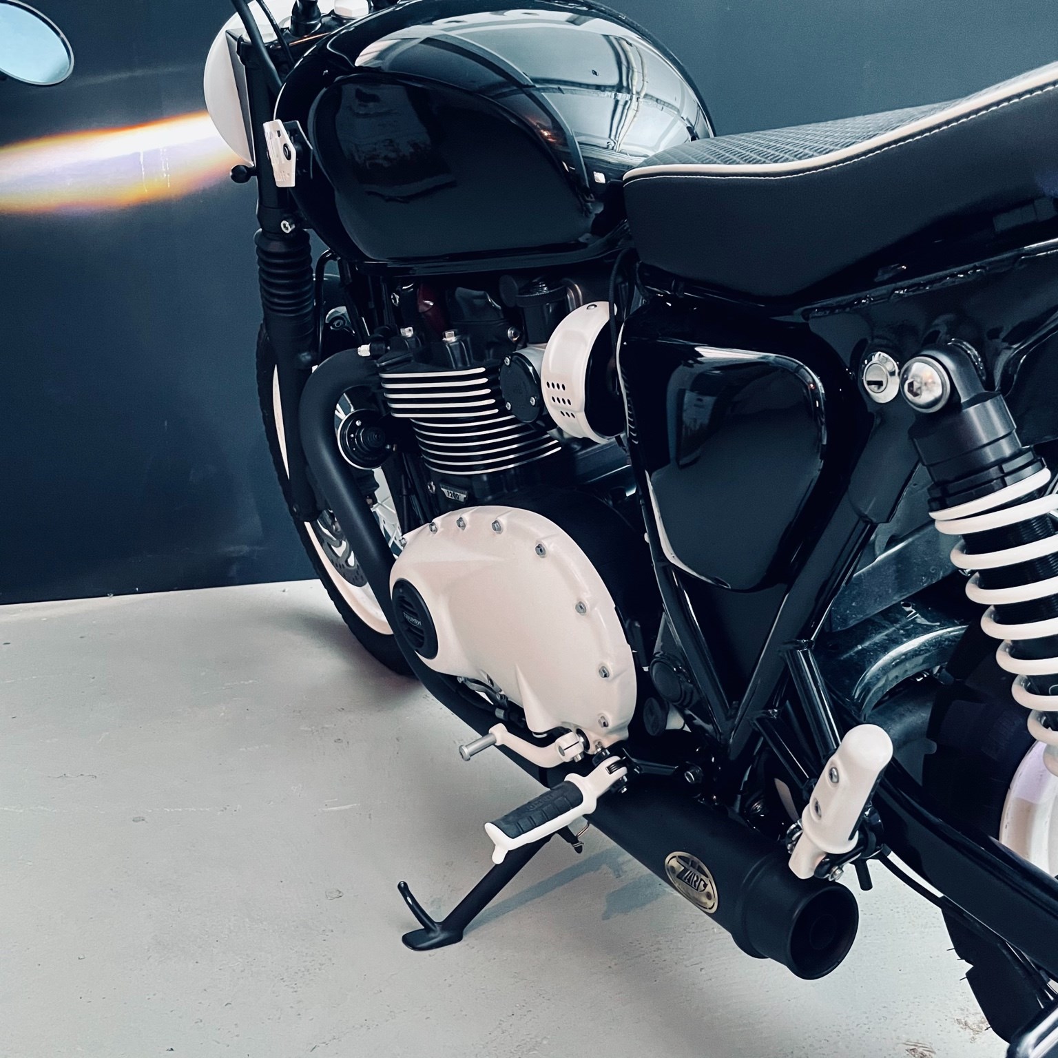 TRIUMPH Bonneville T120 Black-image-11