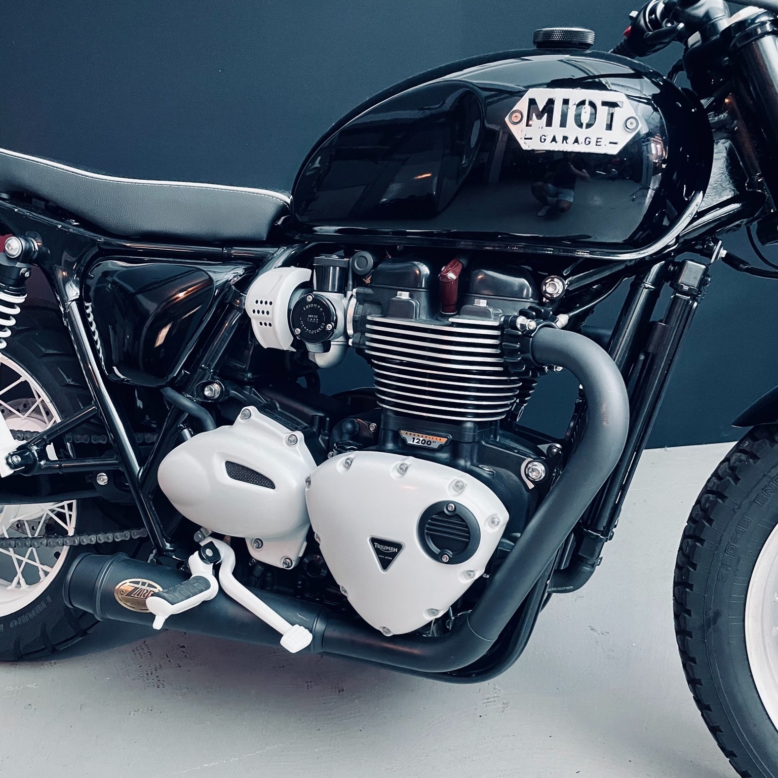 TRIUMPH Bonneville T120 Black-image-3