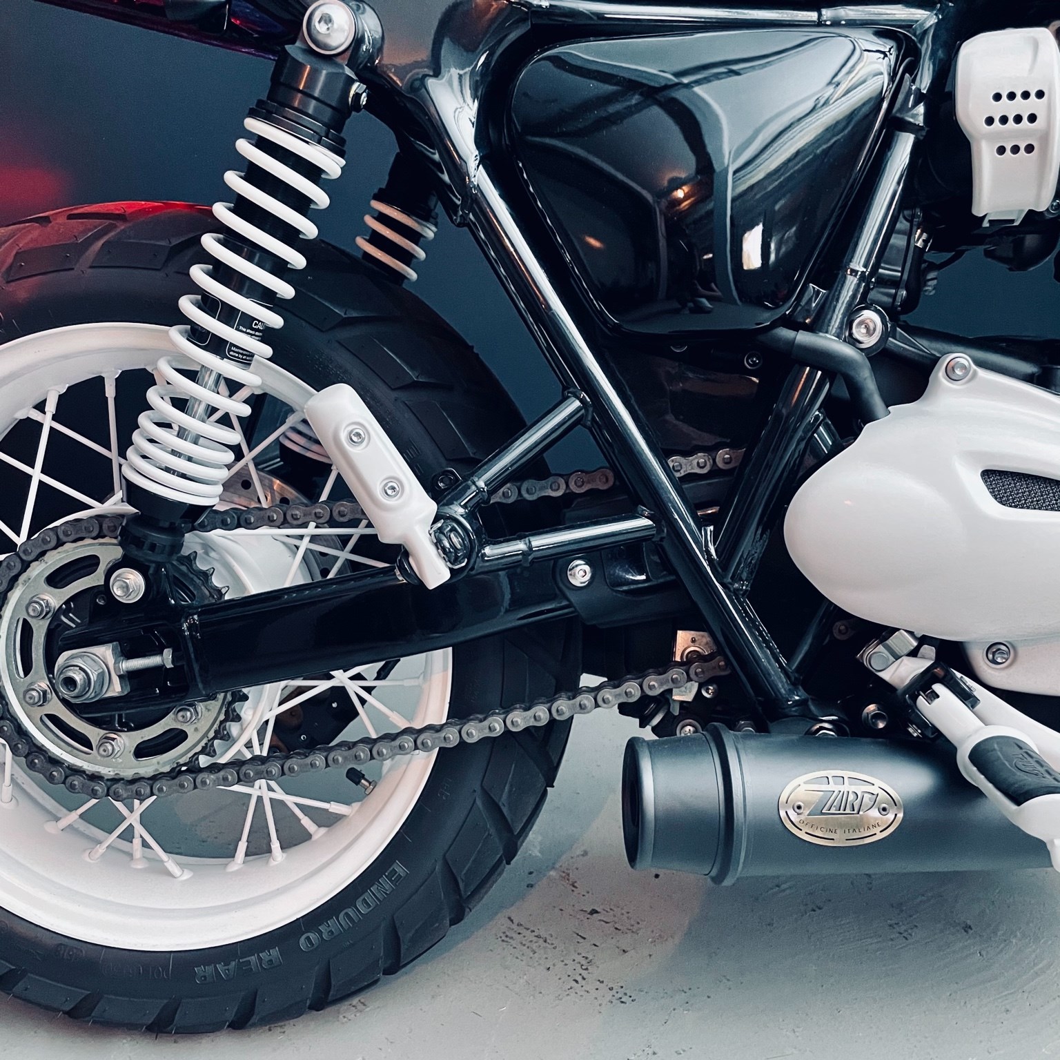 TRIUMPH Bonneville T120 Black-image-9
