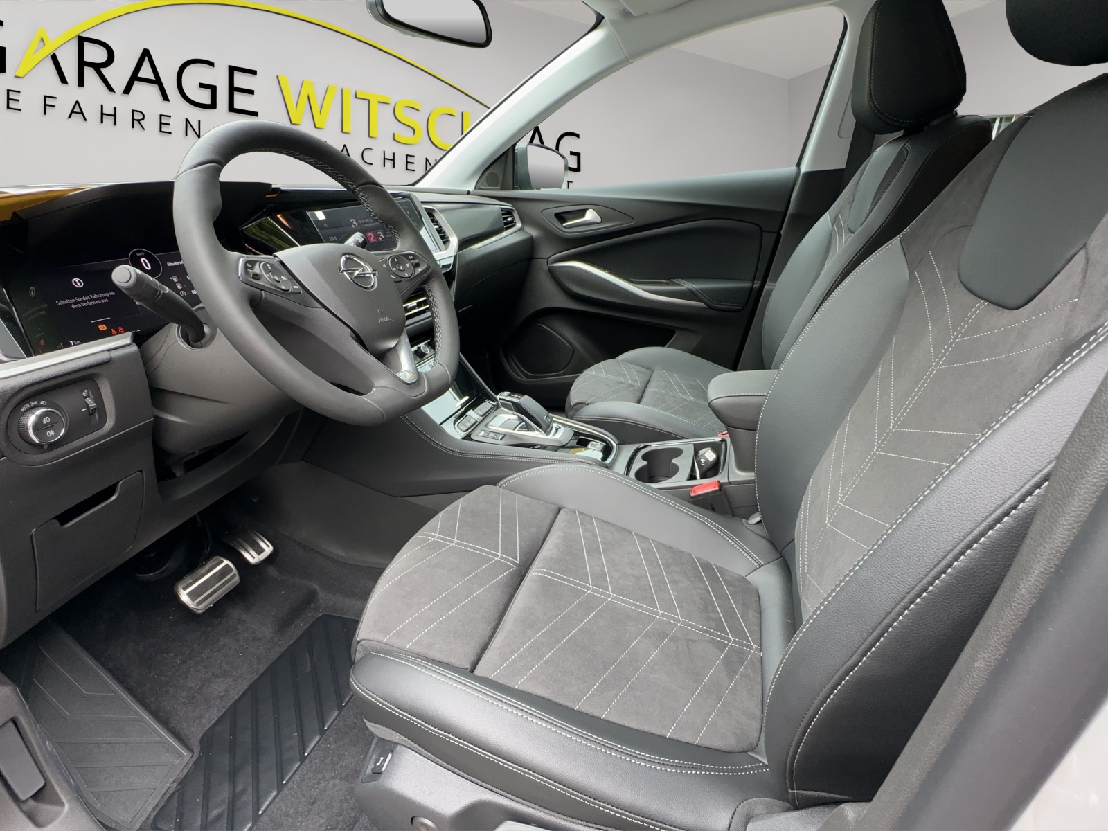 OPEL Grandland 1.2 Turbo Elegance-image-8