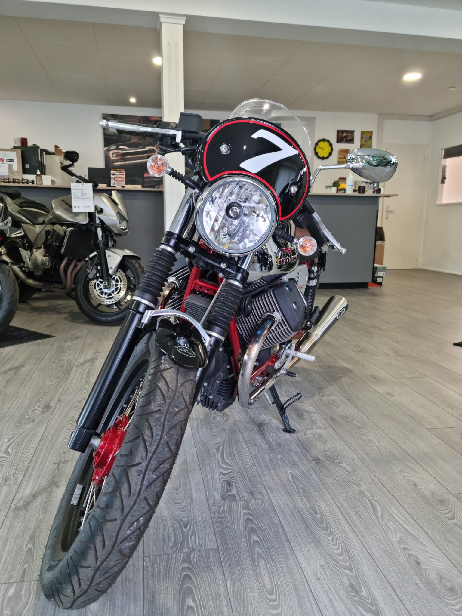 MOTO GUZZI V7 Racer 750-image-4