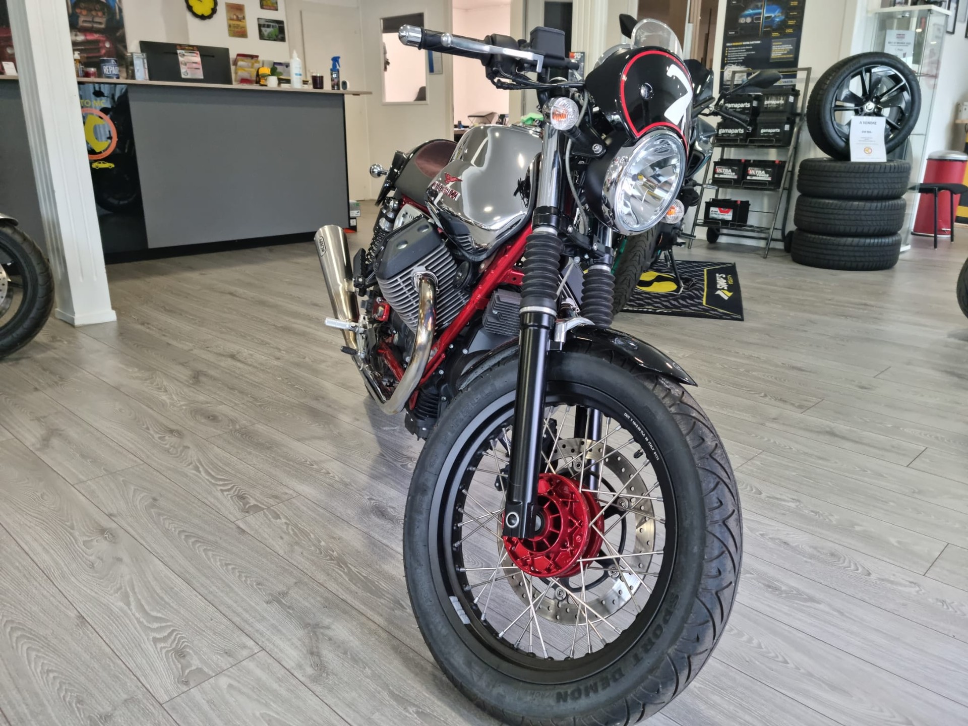 MOTO GUZZI V7 Racer 750-image-6