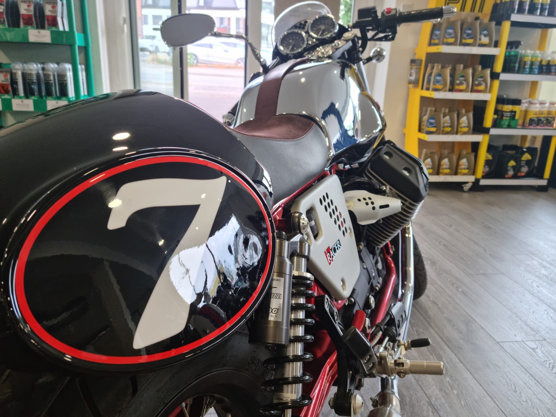 MOTO GUZZI V7 Racer 750-image-8