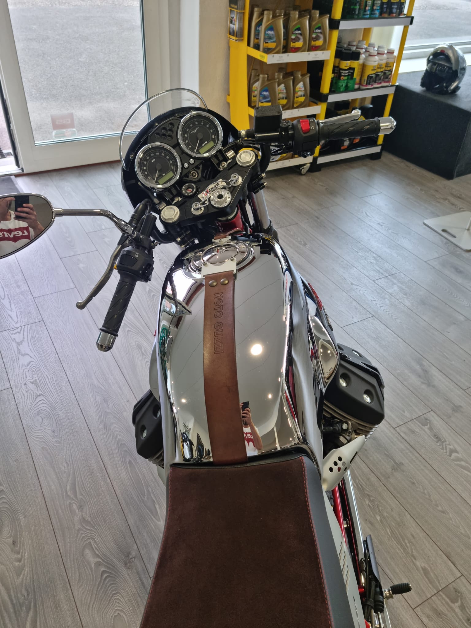 MOTO GUZZI V7 Racer 750-image-11