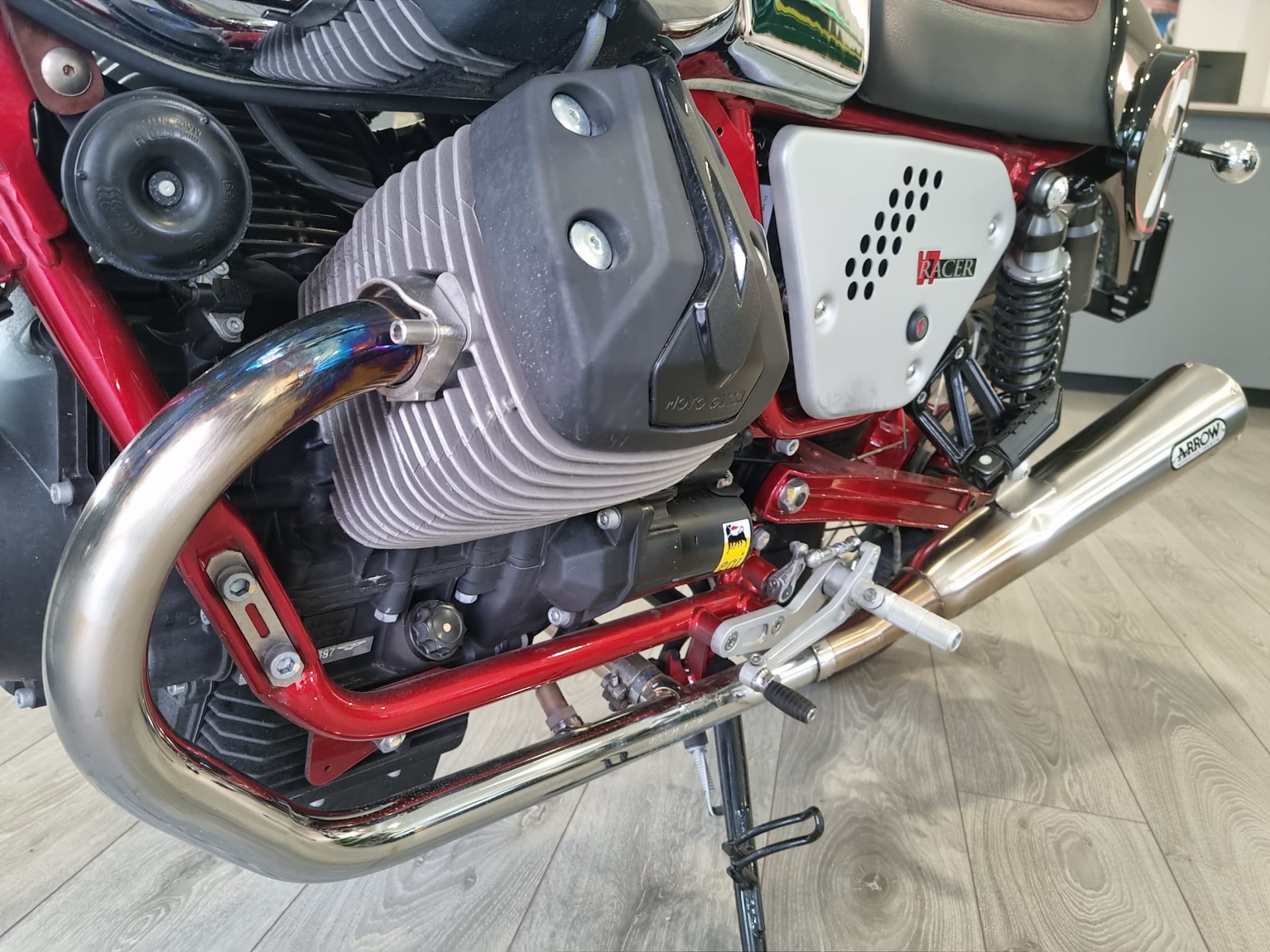MOTO GUZZI V7 Racer 750-image-14