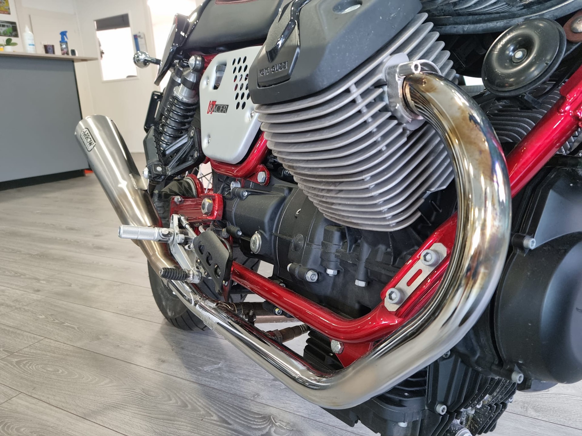 MOTO GUZZI V7 Racer 750-image-12