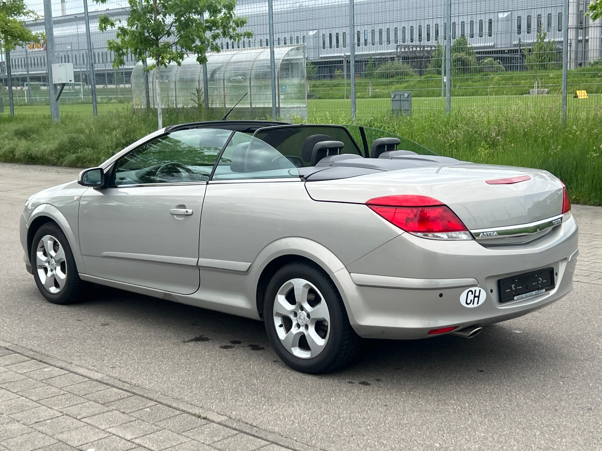 OPEL Astra TT 1.6i 16V Turbo Cosmo-image-5
