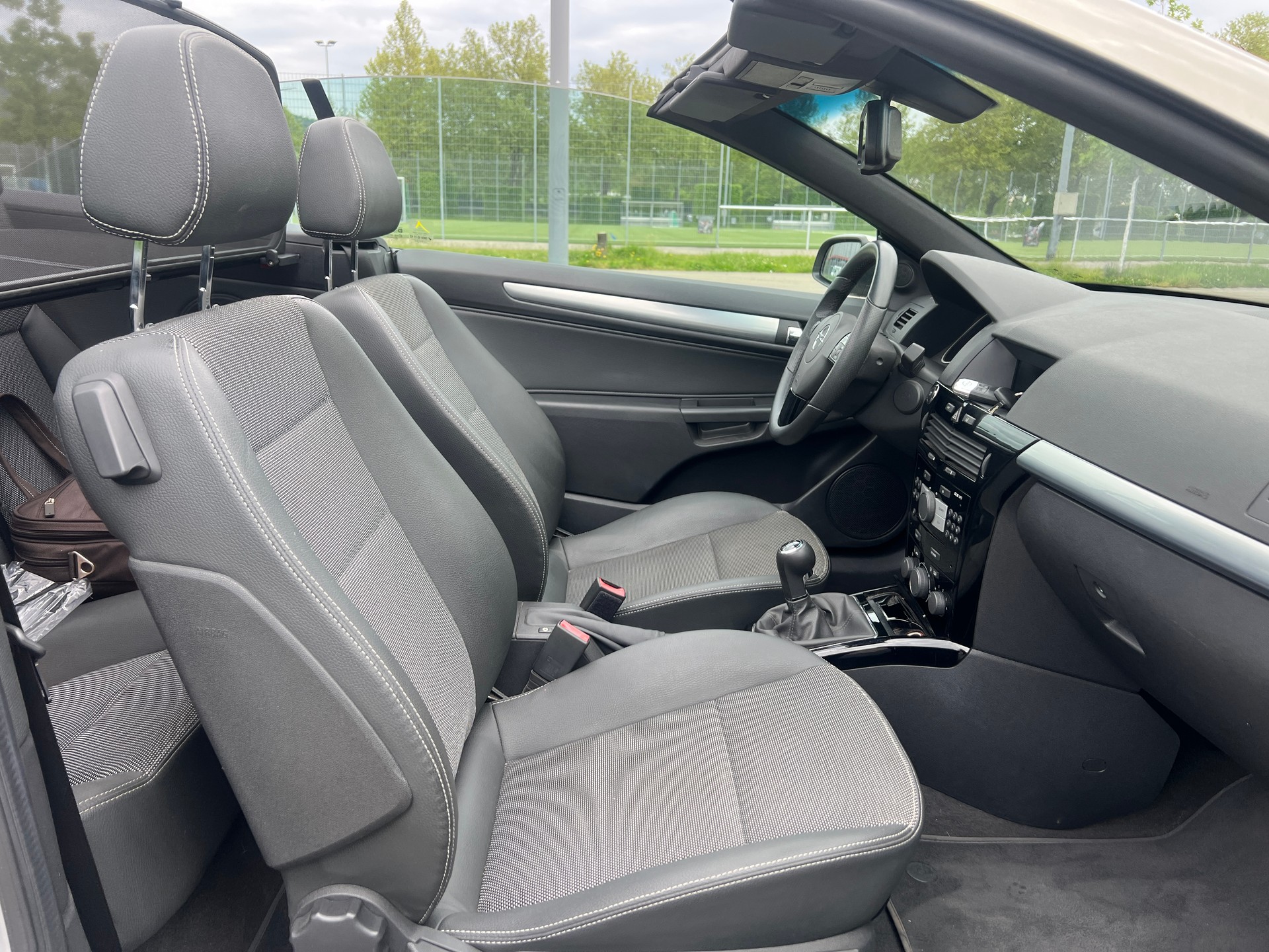 OPEL Astra TT 1.6i 16V Turbo Cosmo-image-7