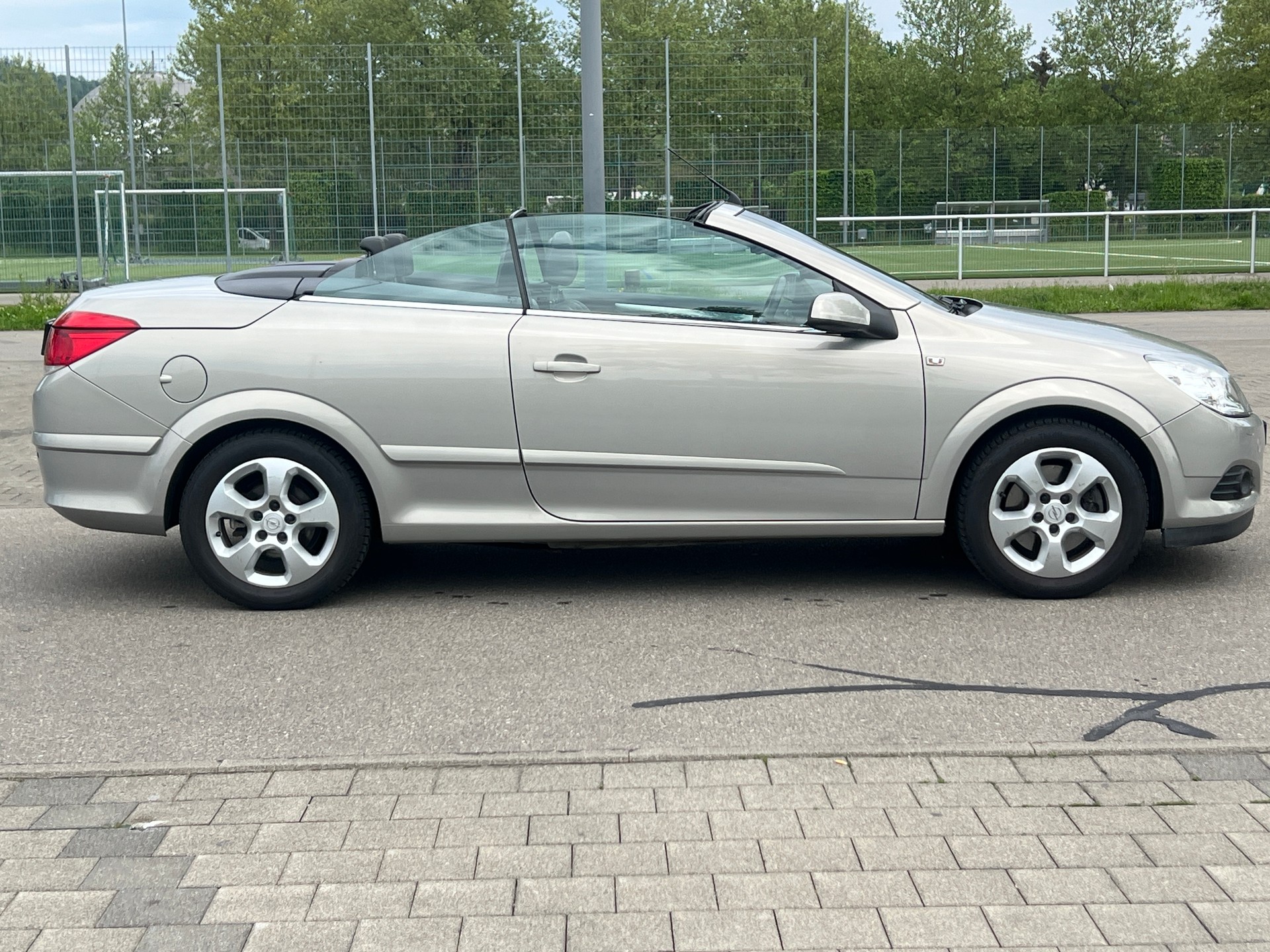 OPEL Astra TT 1.6i 16V Turbo Cosmo-image-3