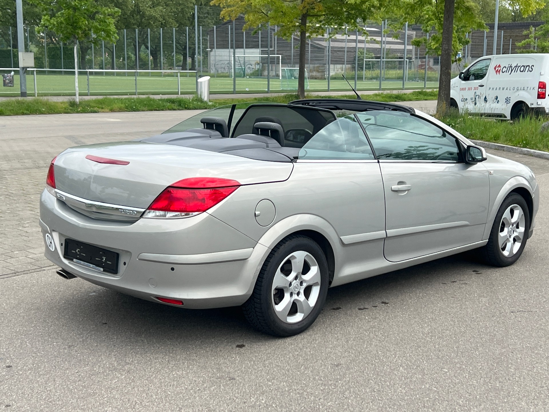 OPEL Astra TT 1.6i 16V Turbo Cosmo-image-4