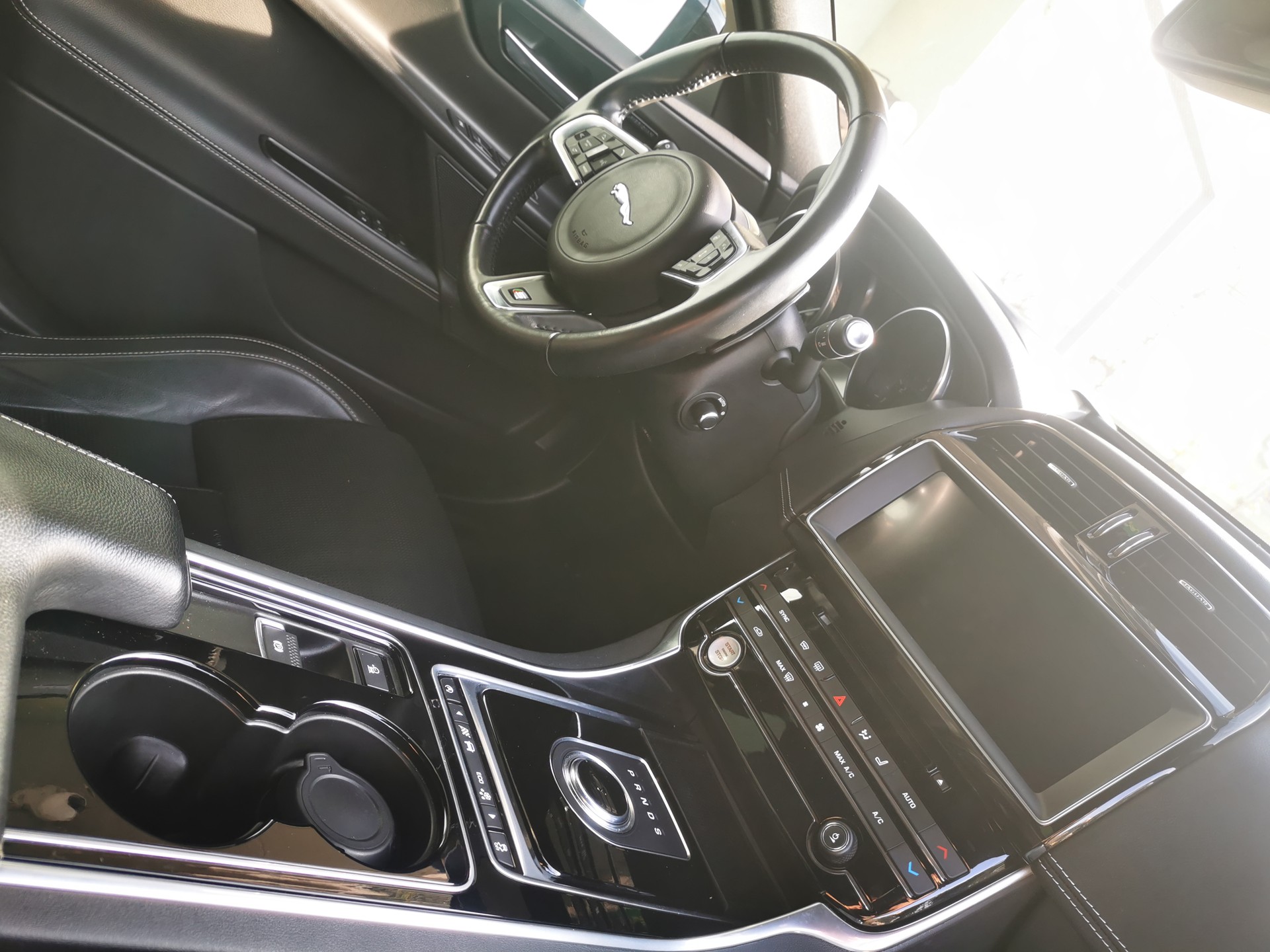 JAGUAR XE S 3.0 Automatic-image-11